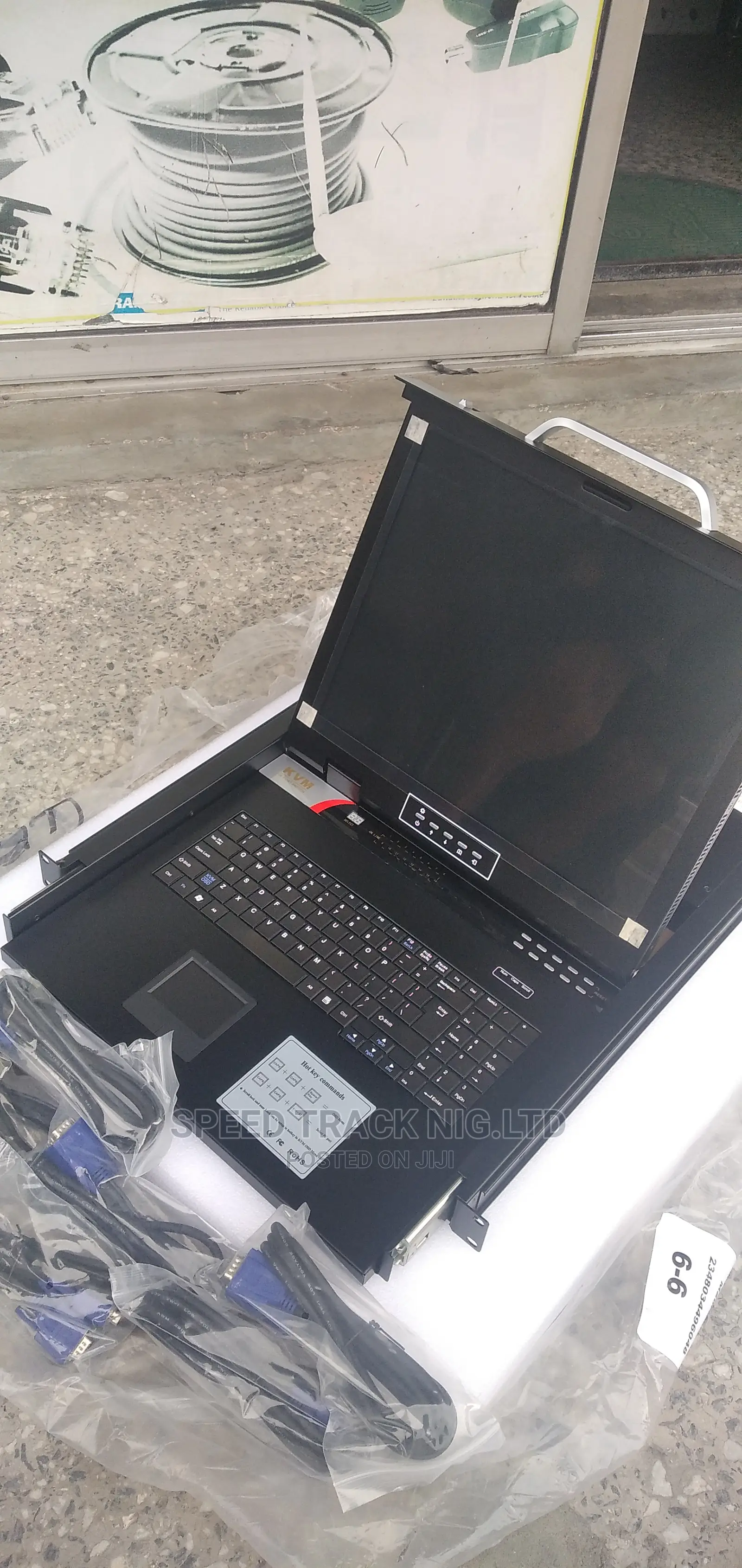 16 Port KVM Console Switch With Monitor