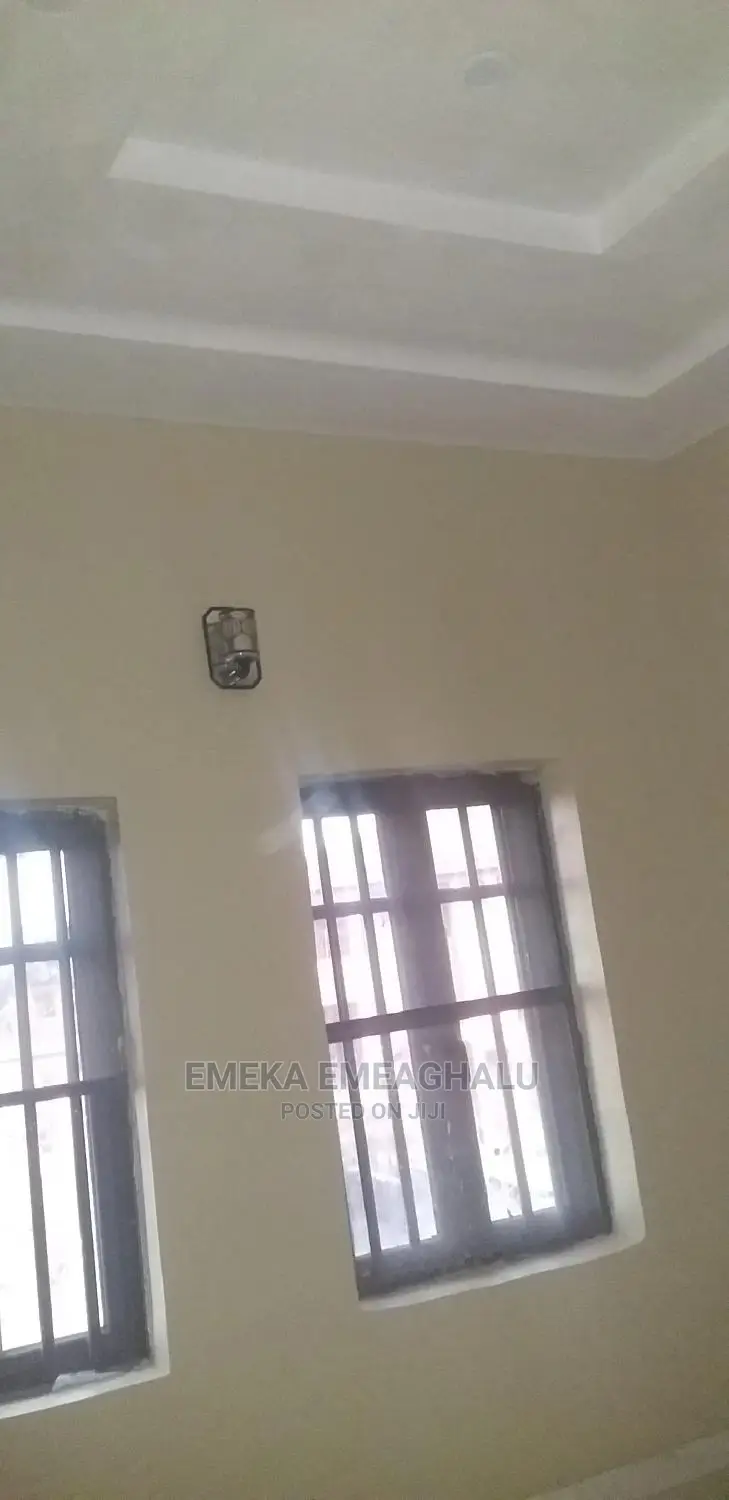 4bdrm Duplex in Off Ogui Road, Enugu for sale
