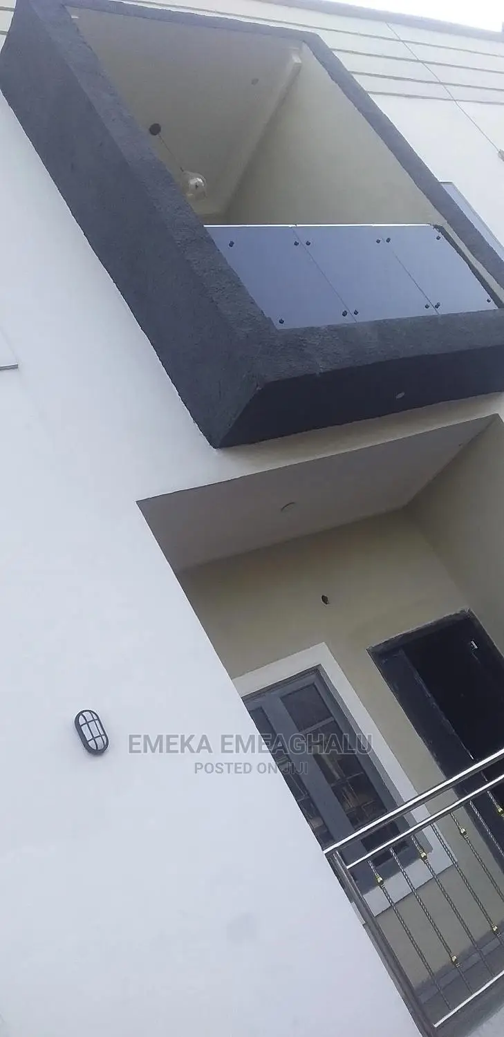 4bdrm Duplex in Off Ogui Road, Enugu for sale