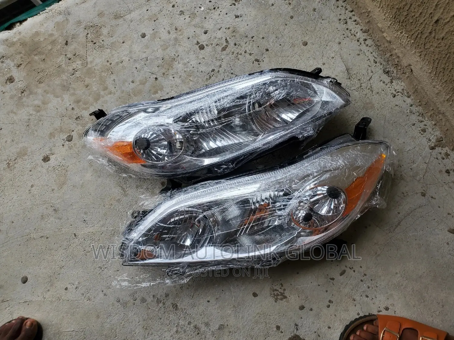 Headlights For Toyota Matrix 2009-2011 Model Brand New One