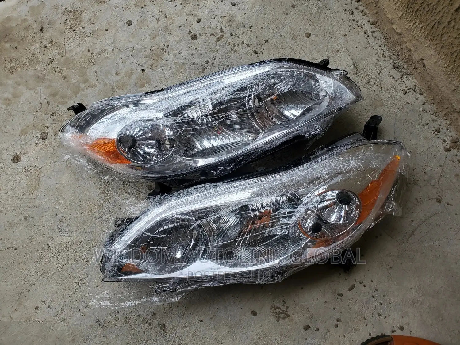 Headlights For Toyota Matrix 2009-2011 Model Brand New One