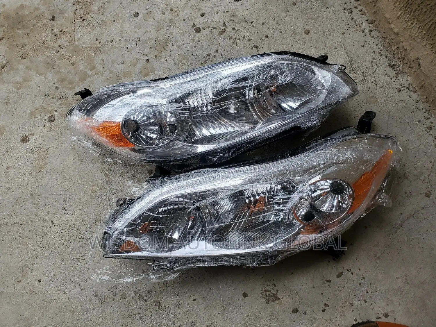 Headlights For Toyota Matrix 2009-2011 Model Brand New One