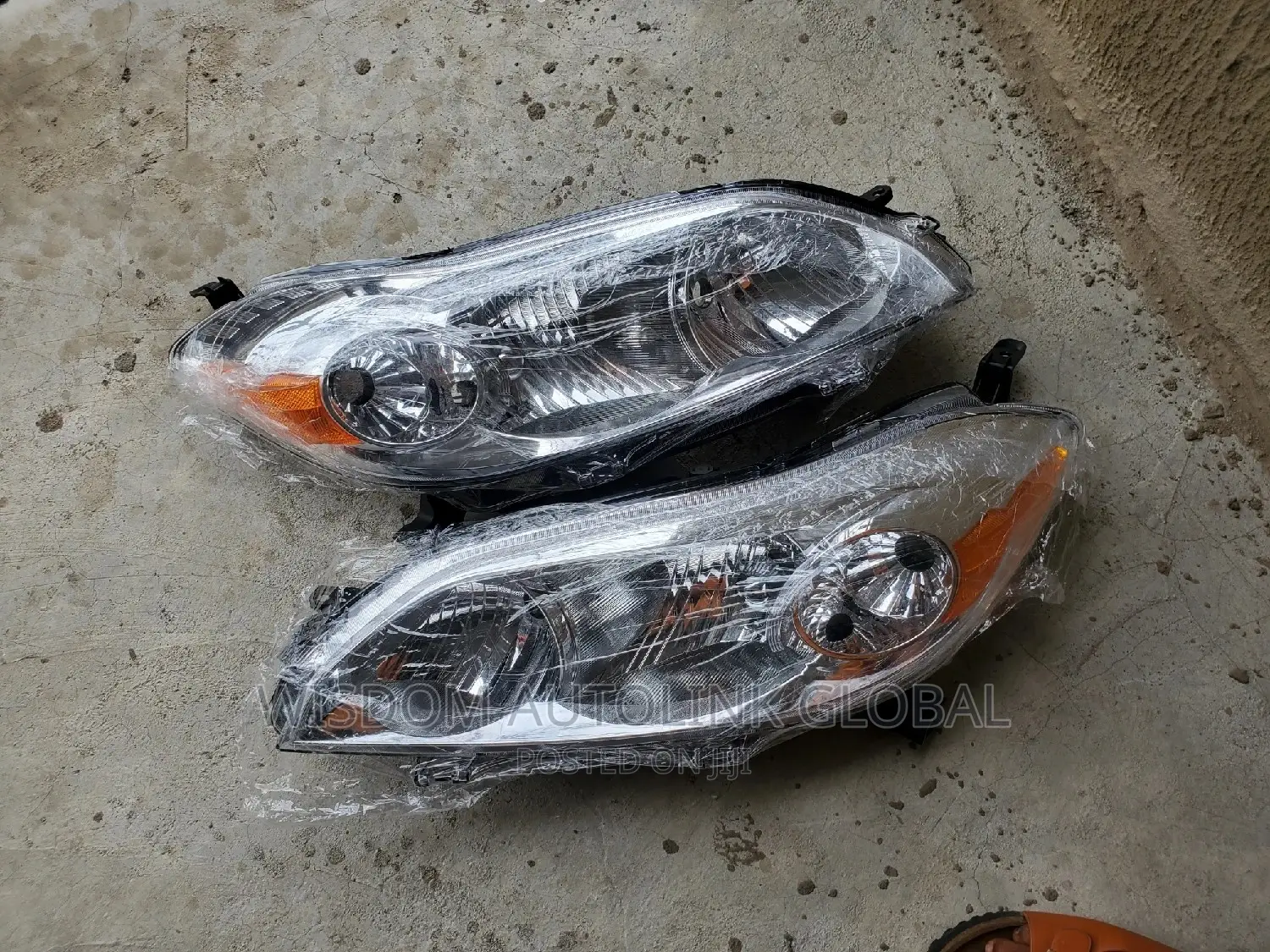 Headlights For Toyota Matrix 2009-2011 Model Brand New One