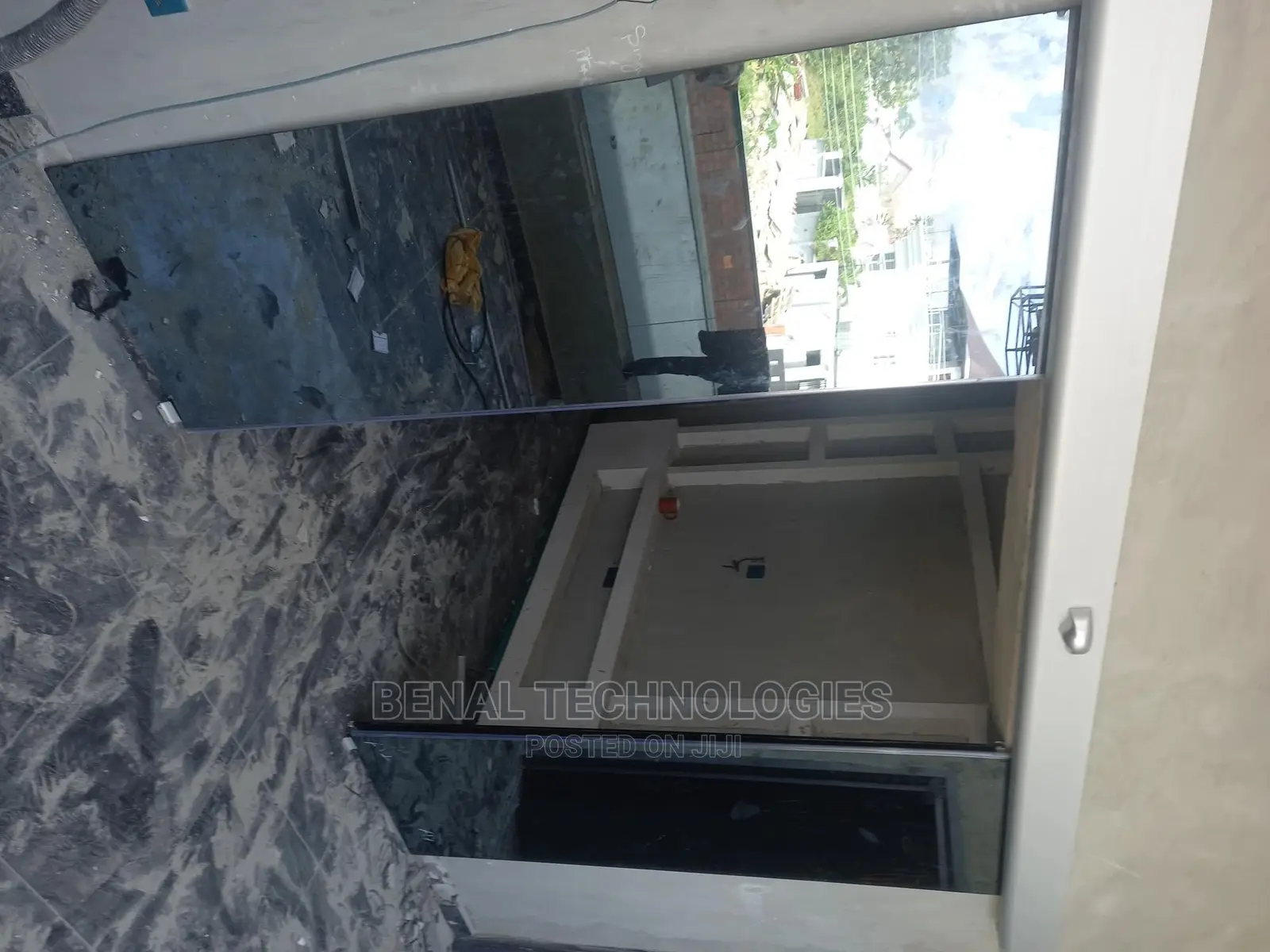 Automatic Sliding Glass Door in Central Business District