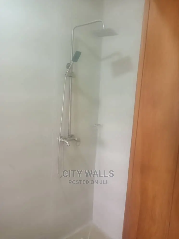 2bdrm Block of Flats in Osapa london for rent