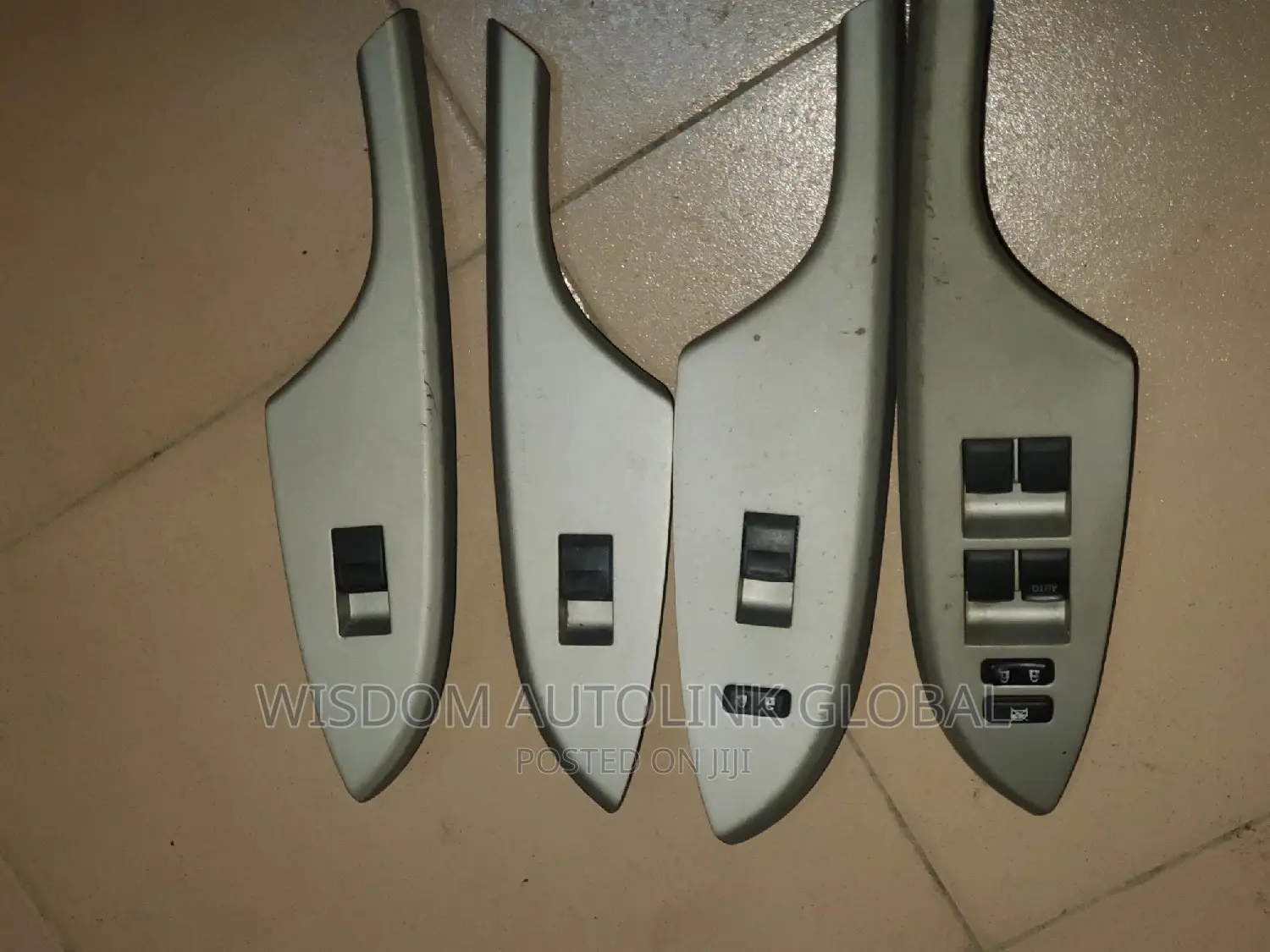 Pressing/Tapping Buttons For Toyota Corolla 2008-2013 Tokunb