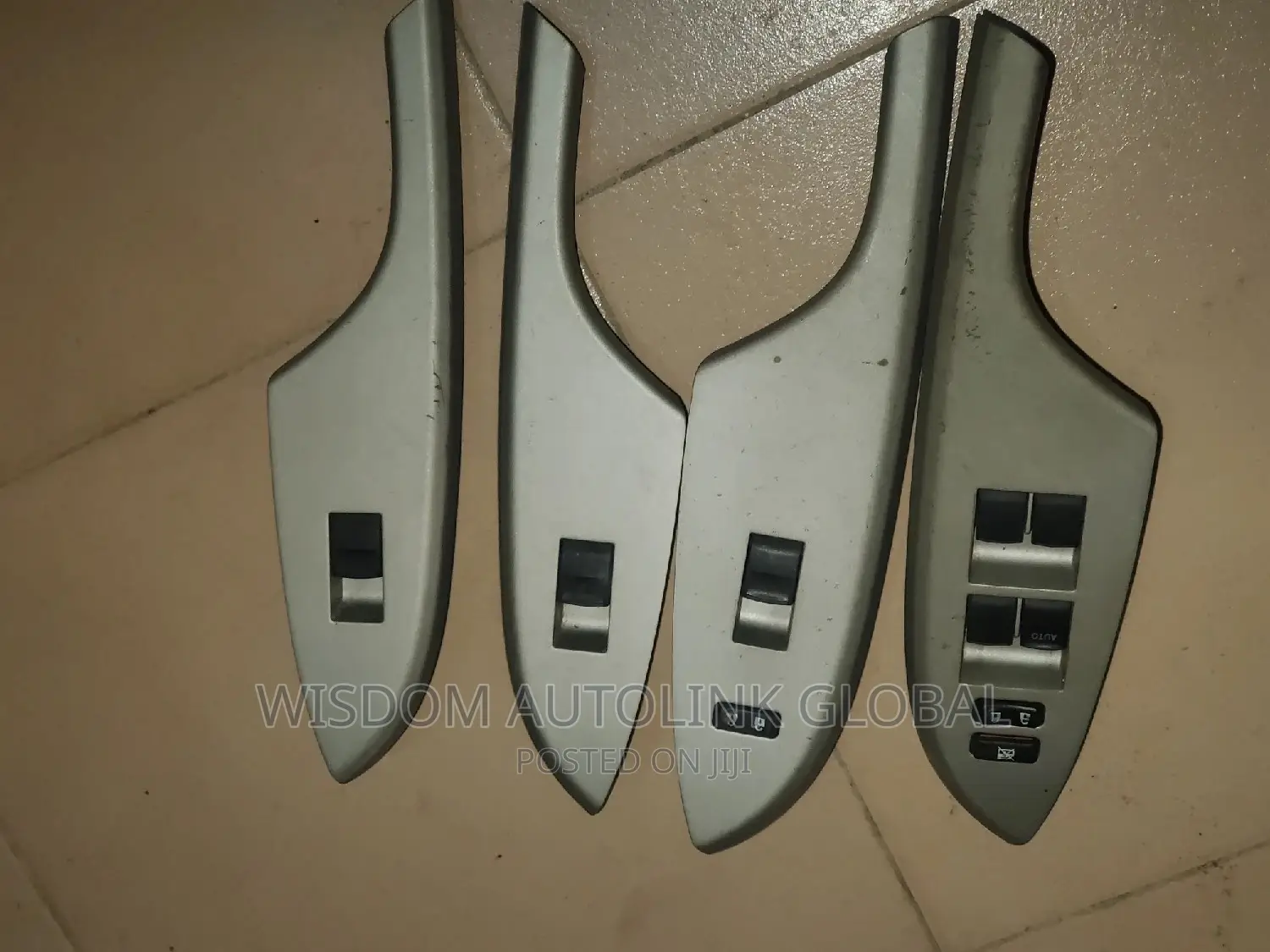 Pressing/Tapping Buttons For Toyota Corolla 2008-2013 Tokunb