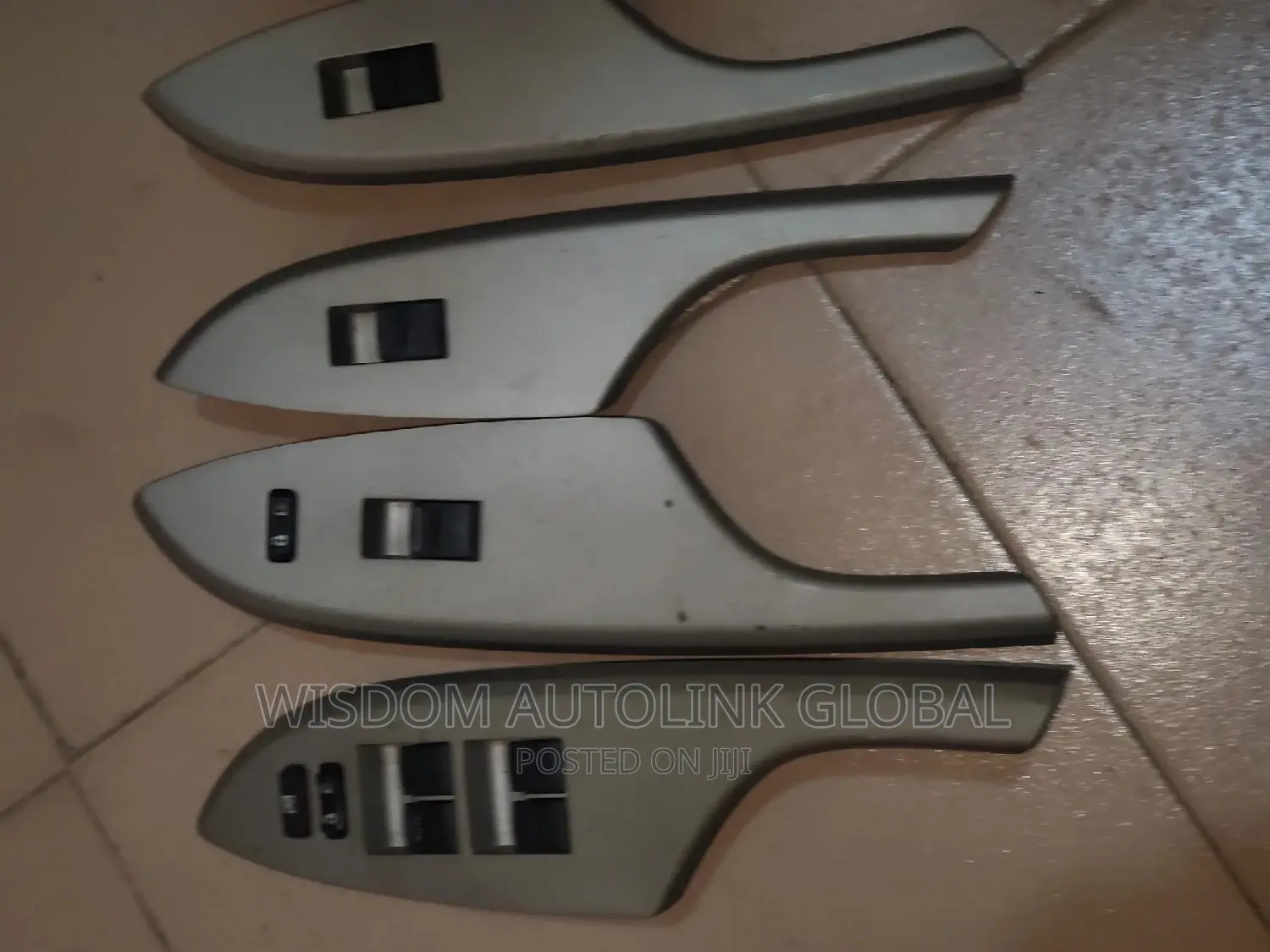 Pressing/Tapping Buttons For Toyota Corolla 2008-2013 Tokunb