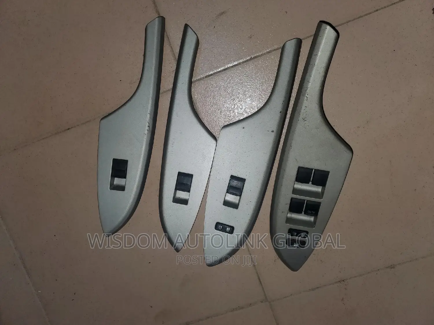 Pressing/Tapping Buttons For Toyota Corolla 2008-2013 Tokunb