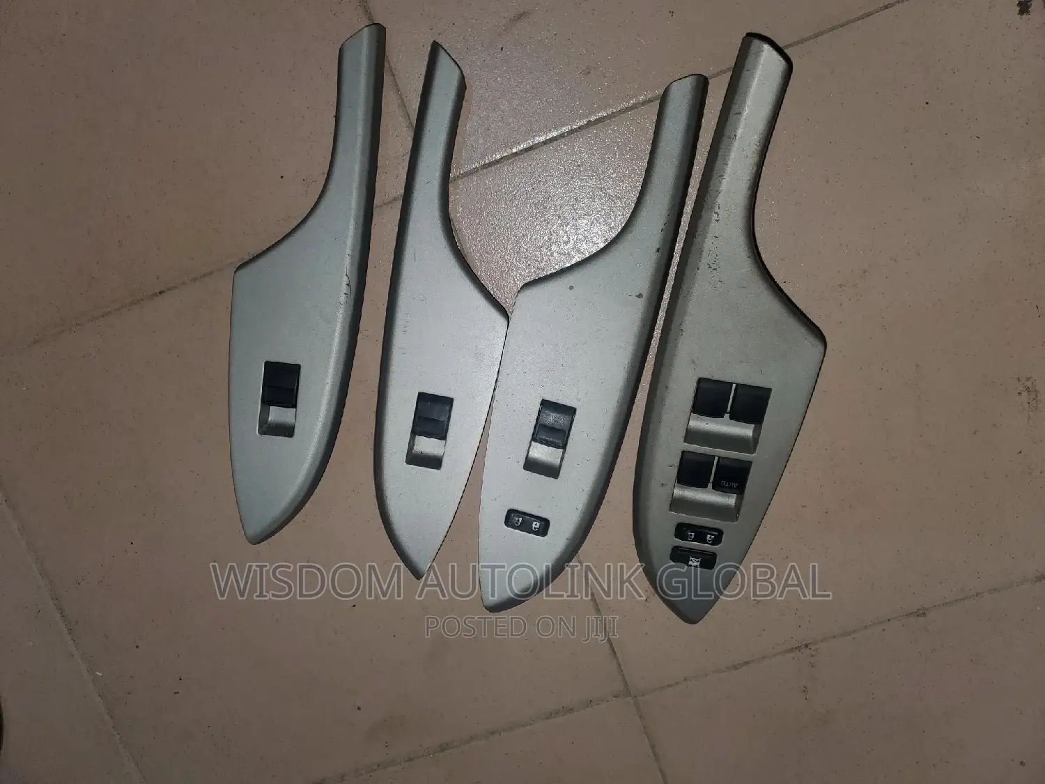 Pressing/Tapping Buttons For Toyota Corolla 2008-2013 Tokunb