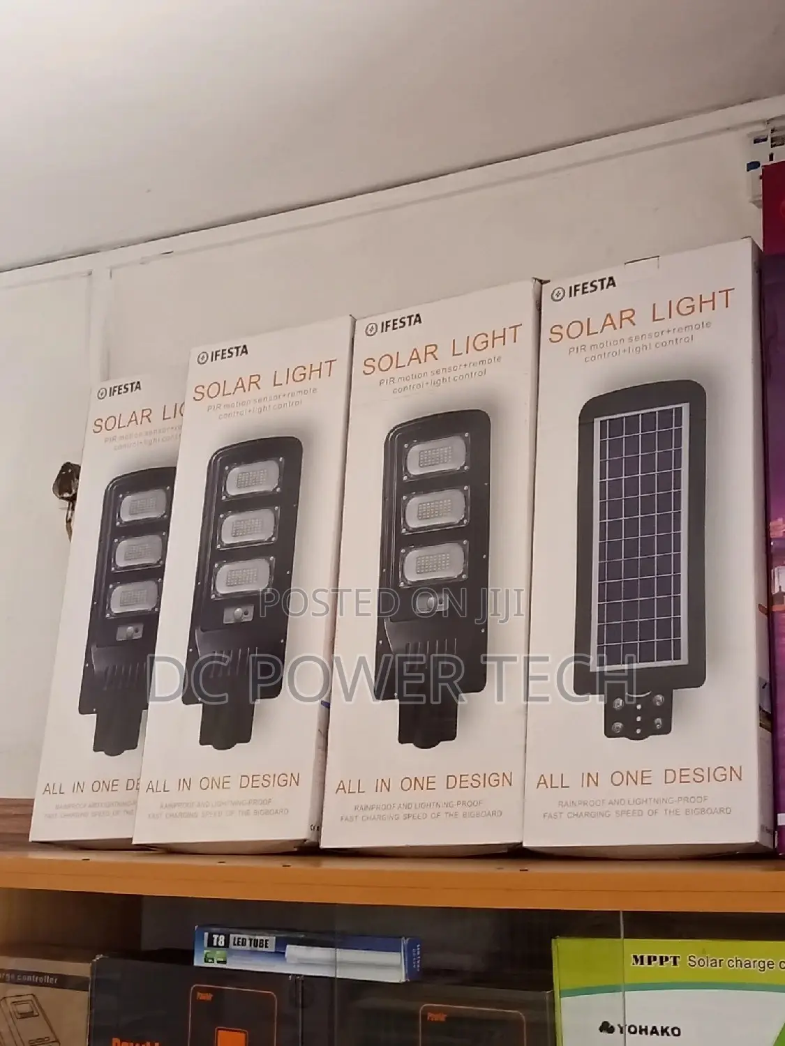 90 Watts Solar Street Lights With Remote Control