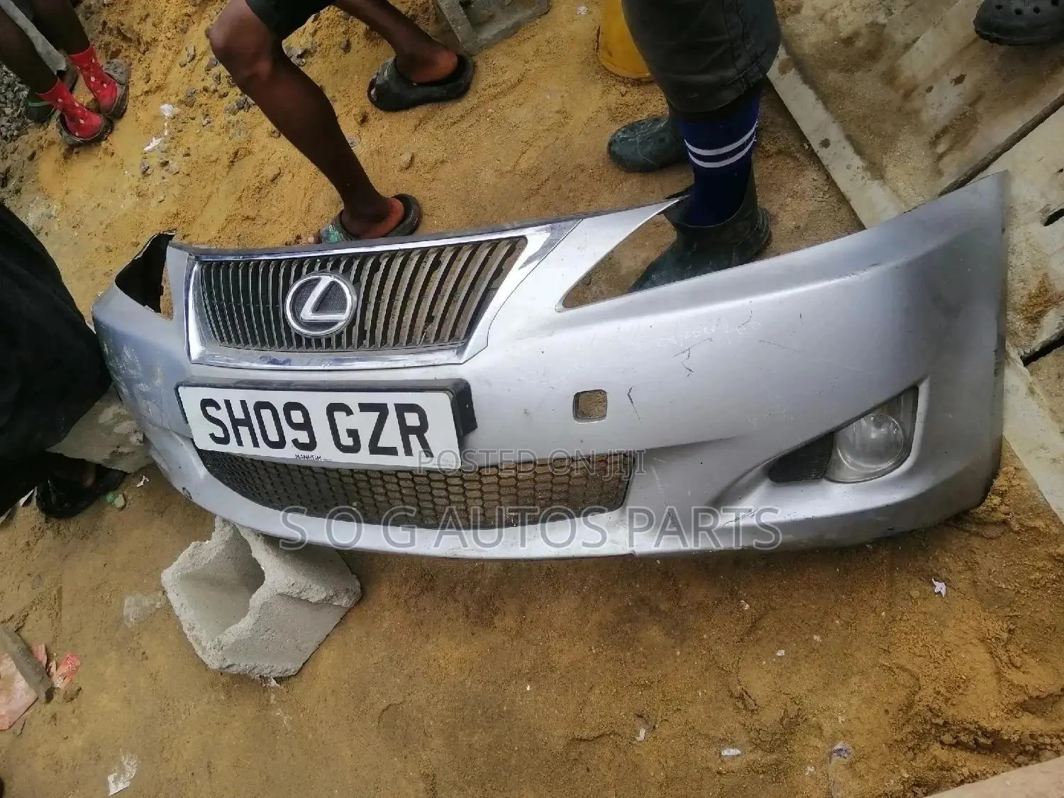 Complete Front Bumper Lexus Is250 2010 Available as Seen