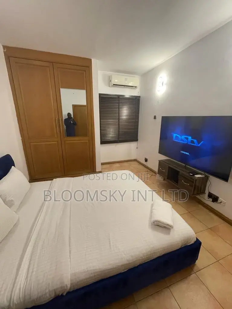 For Let;Studio Apartment in Ikoyi