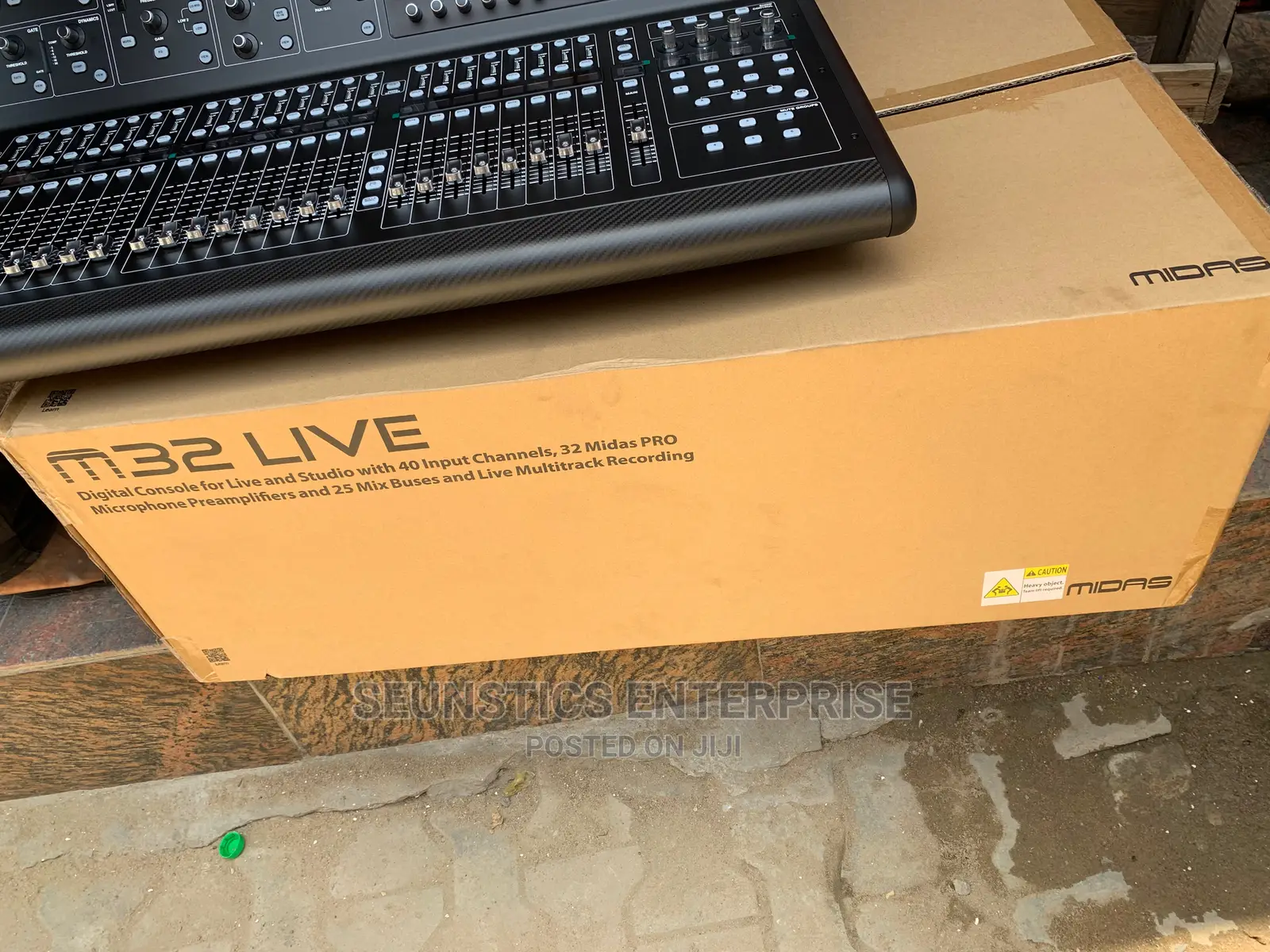 Midas M32 Digital Mixer (32 Channels)