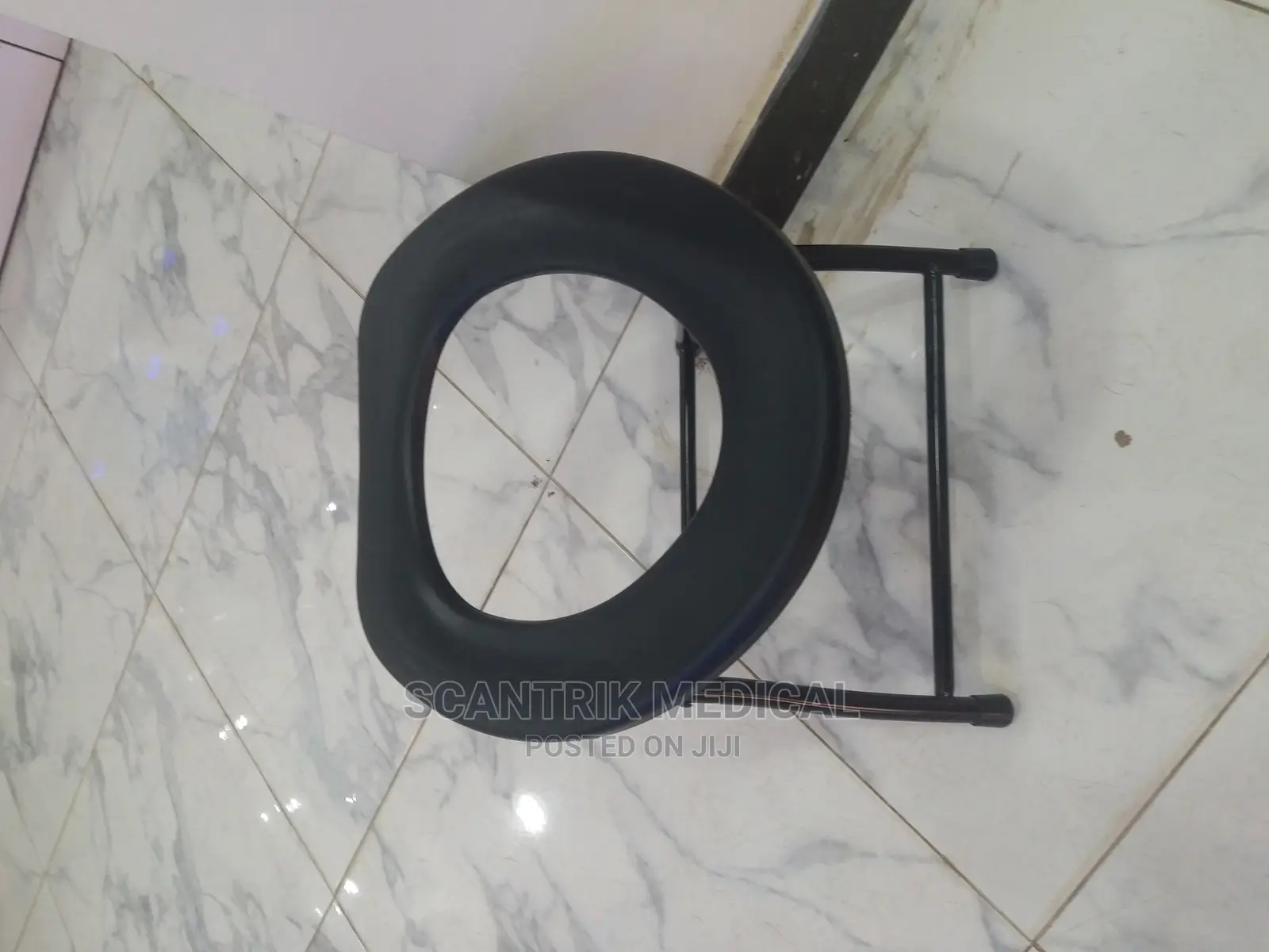 Aluminum Lightweight Toilet Commode Chair for Elderly
