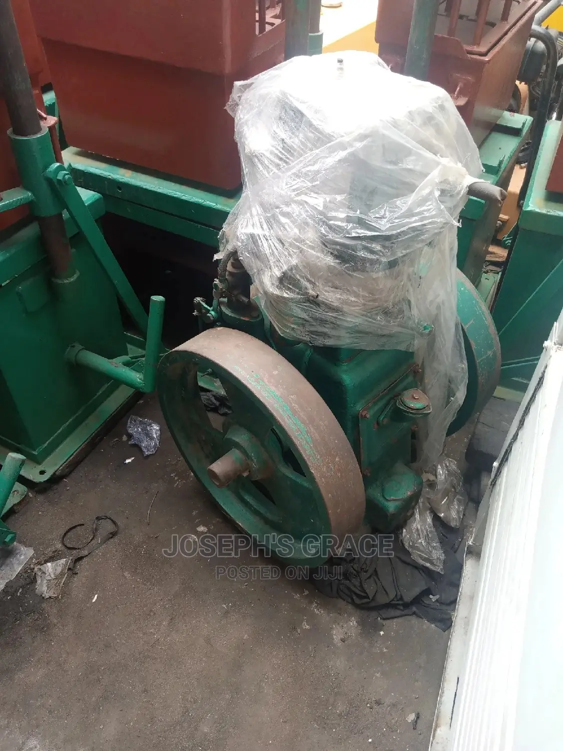 6 Inchs Block (2 Mould) 9 Inchs Block (1 Mould) Machine.