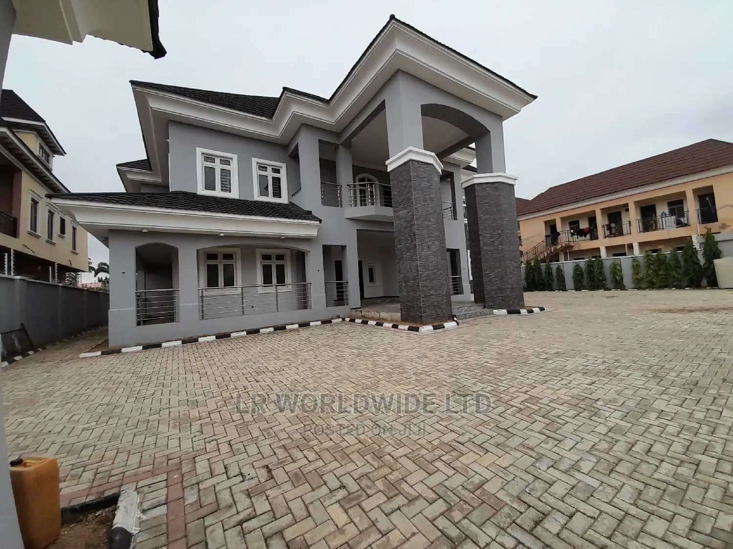 5bdrm Mansion in Gwarinpa for sale
