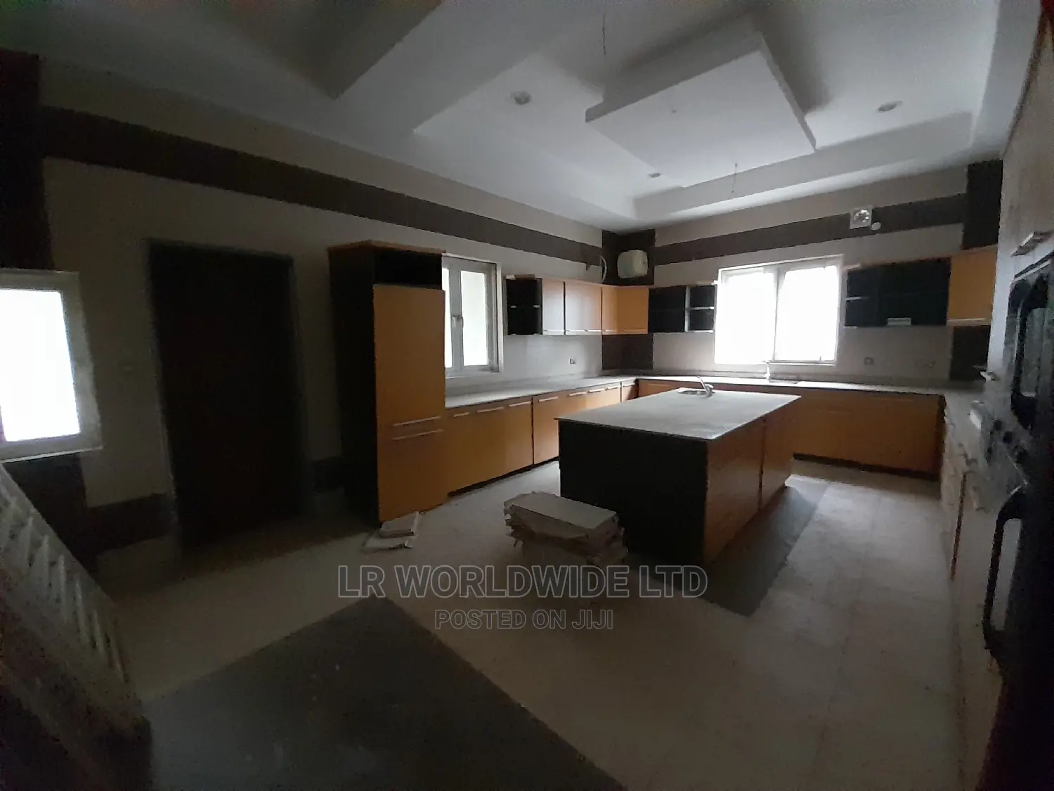 5bdrm Mansion in Gwarinpa for sale