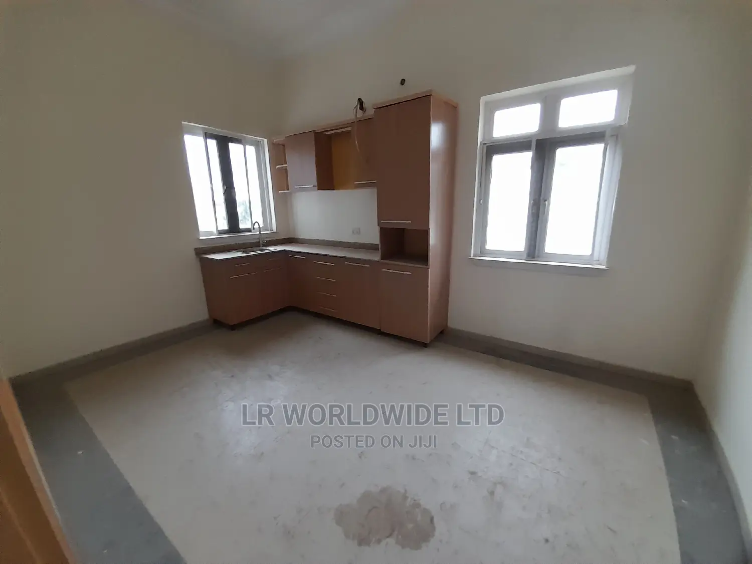 5bdrm Mansion in Gwarinpa for sale