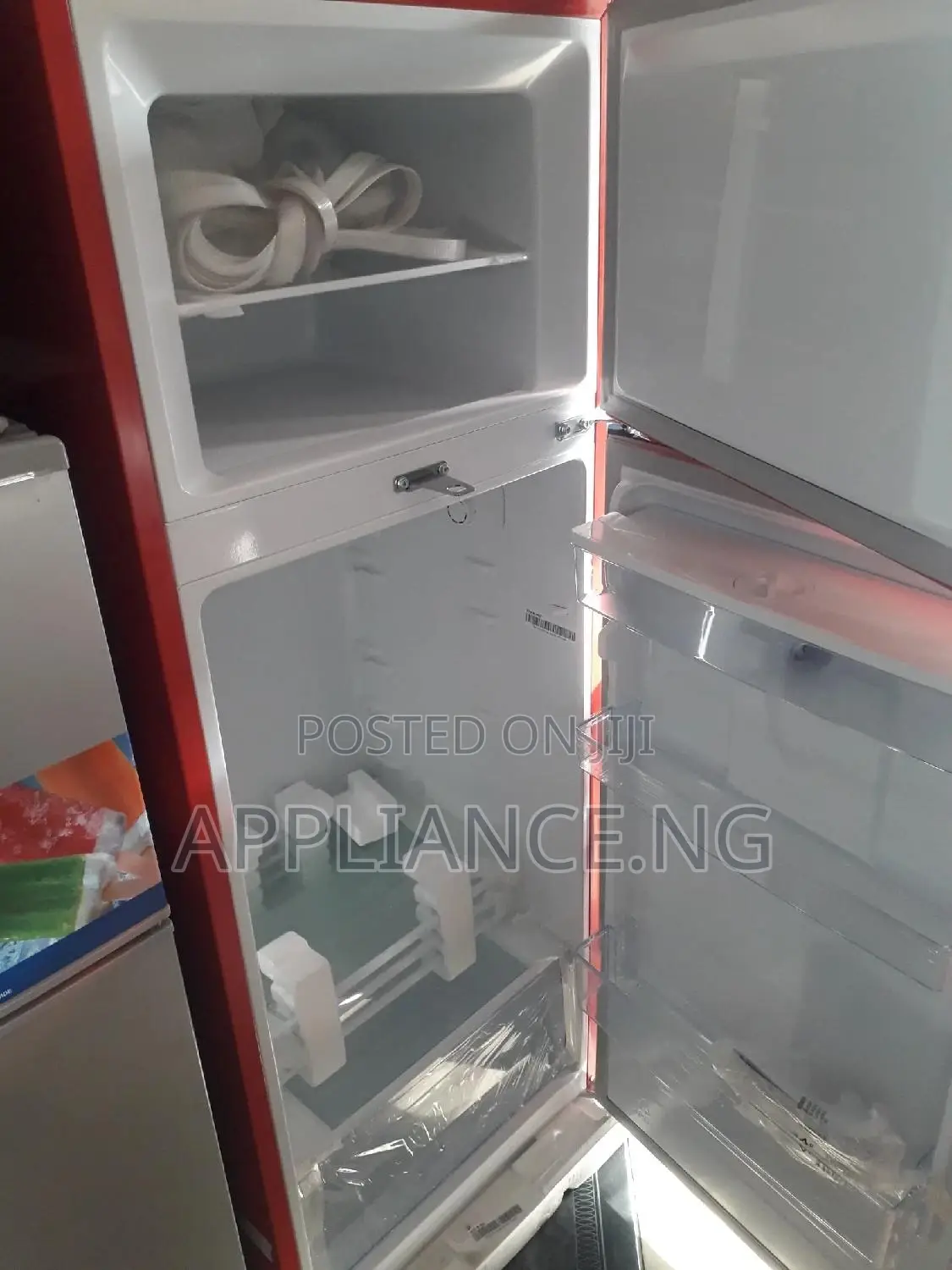 Hisense 204l Double Door Refrigerator With Dispenser - Red
