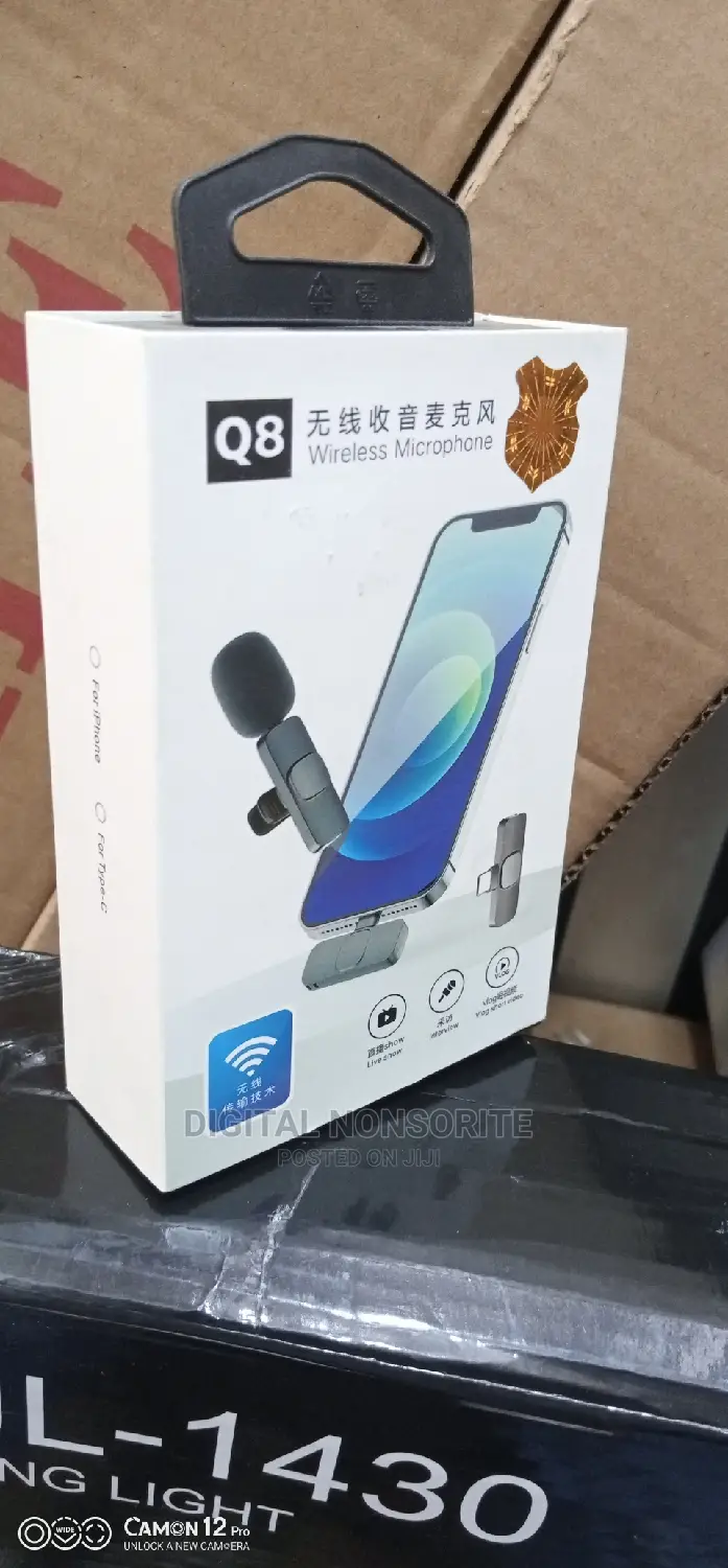 Q8 Wireless Microphone for Phones