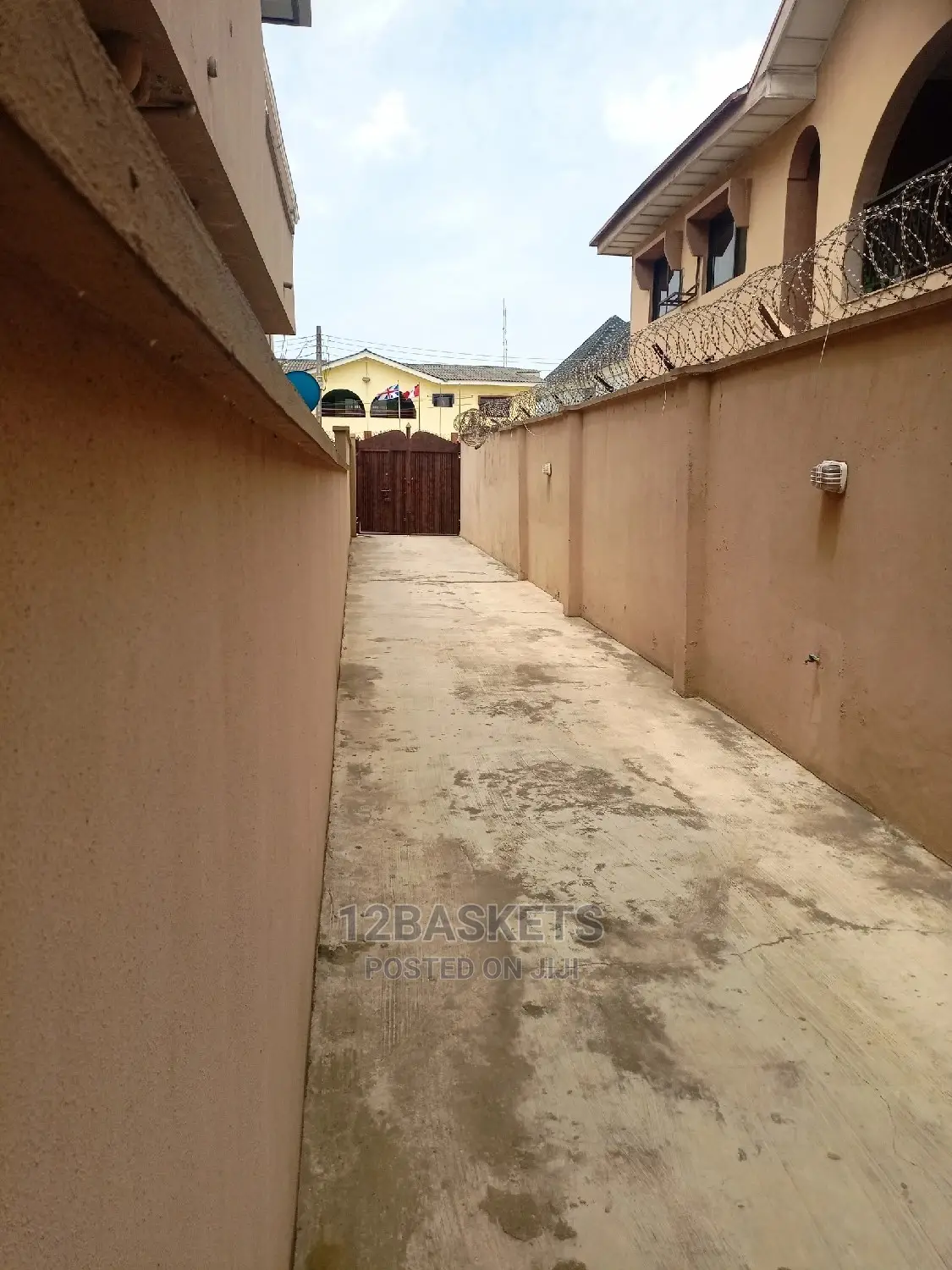 Furnished 3bdrm Block of Flats in Magodo Phase 2 for rent