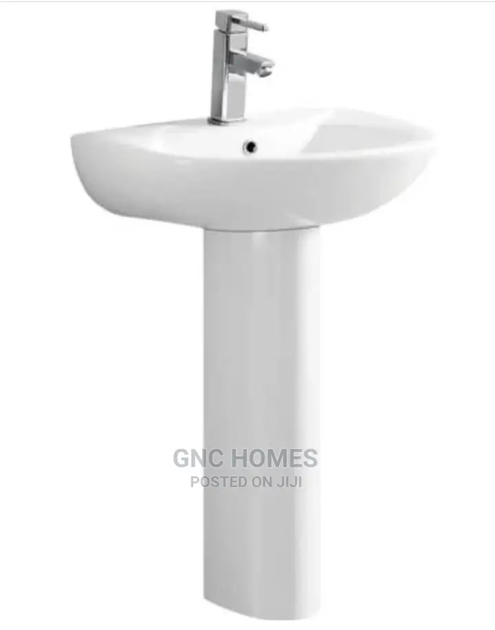 Quality Top Flush Designed Ceramic Water Closet.