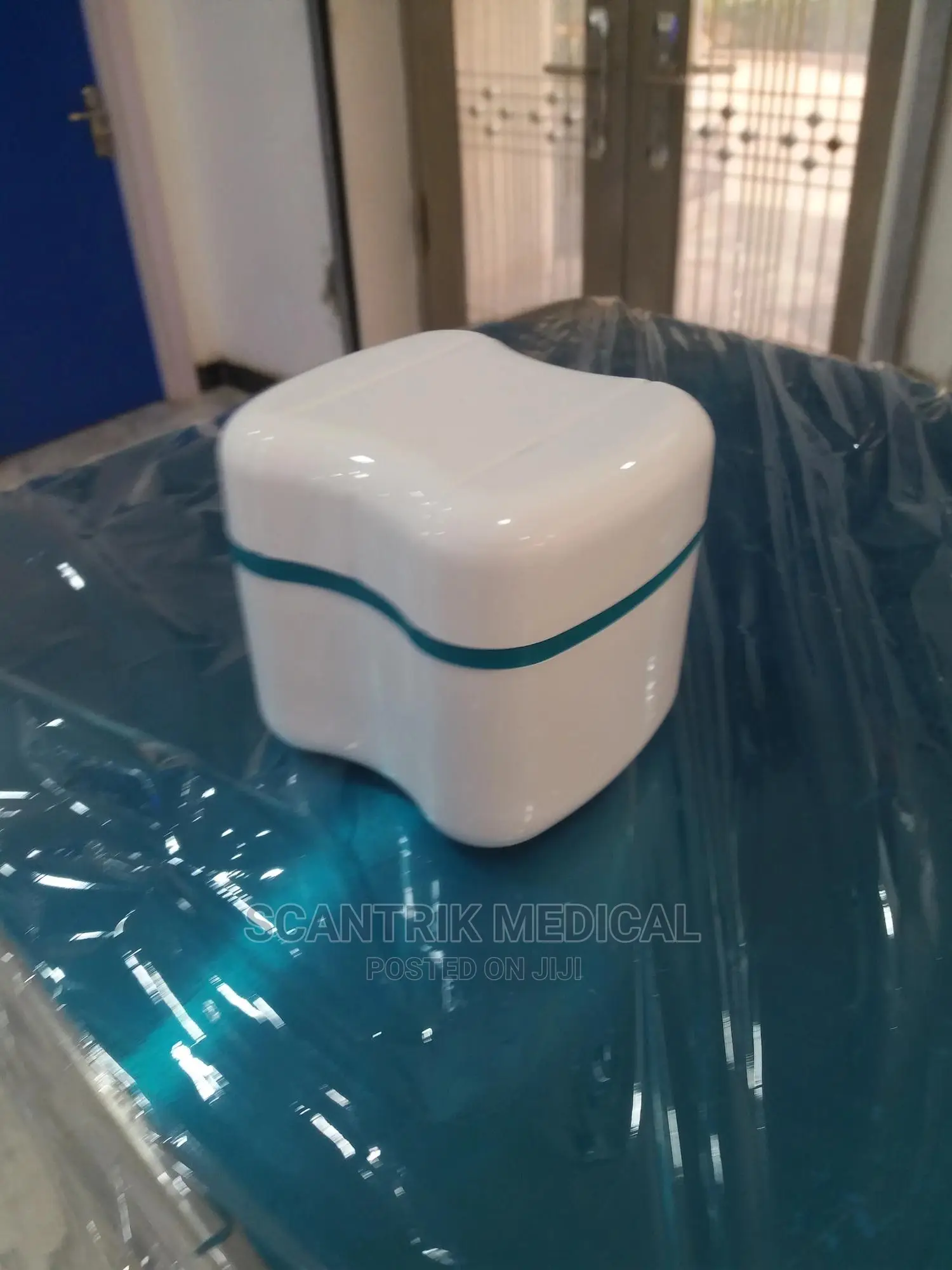 Qualit Retainer Sports Mouthguard False Teeth Storage Case