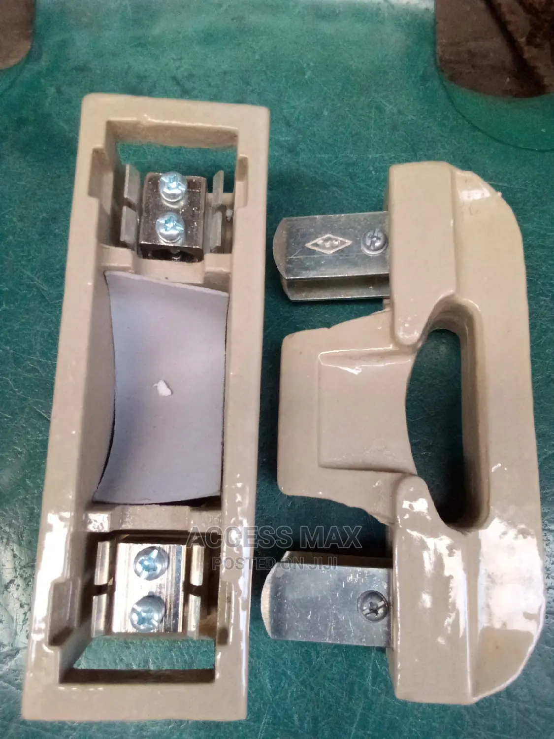 200amps Cut Out Fuse Base ( H.L.P )