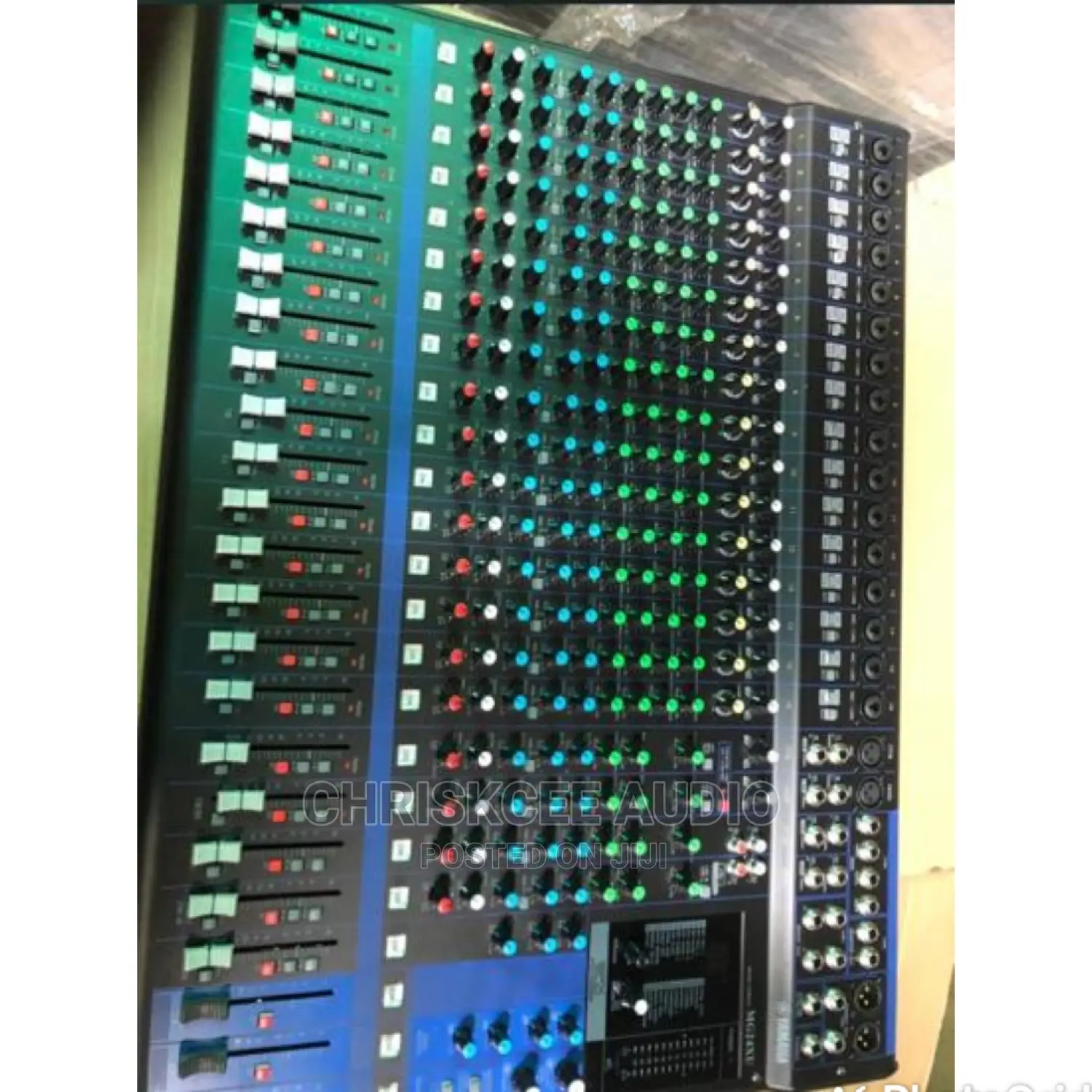 Yamaha MG24XU Console Mixer 24-Channel