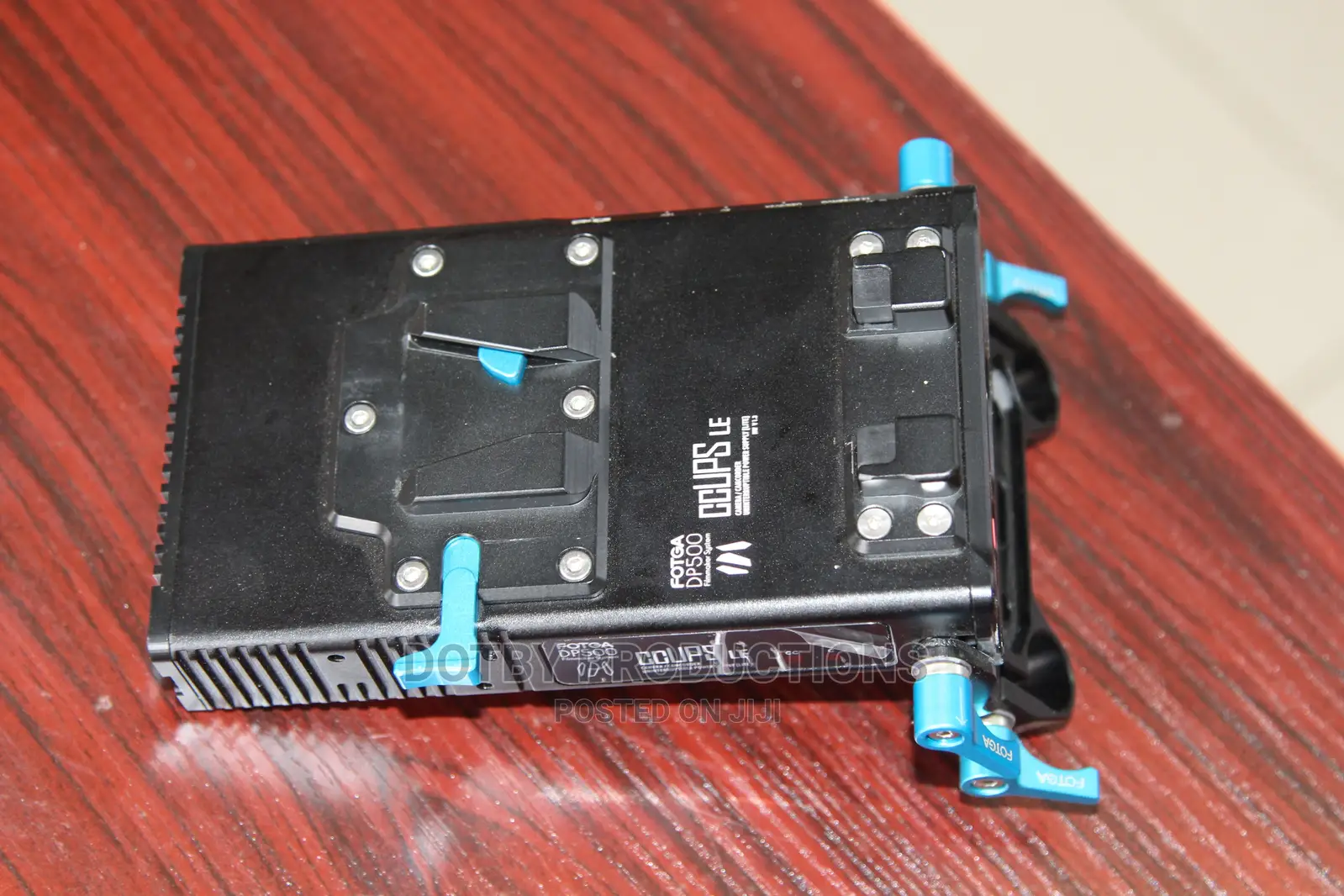 V-Mount Power and Accessories Plug