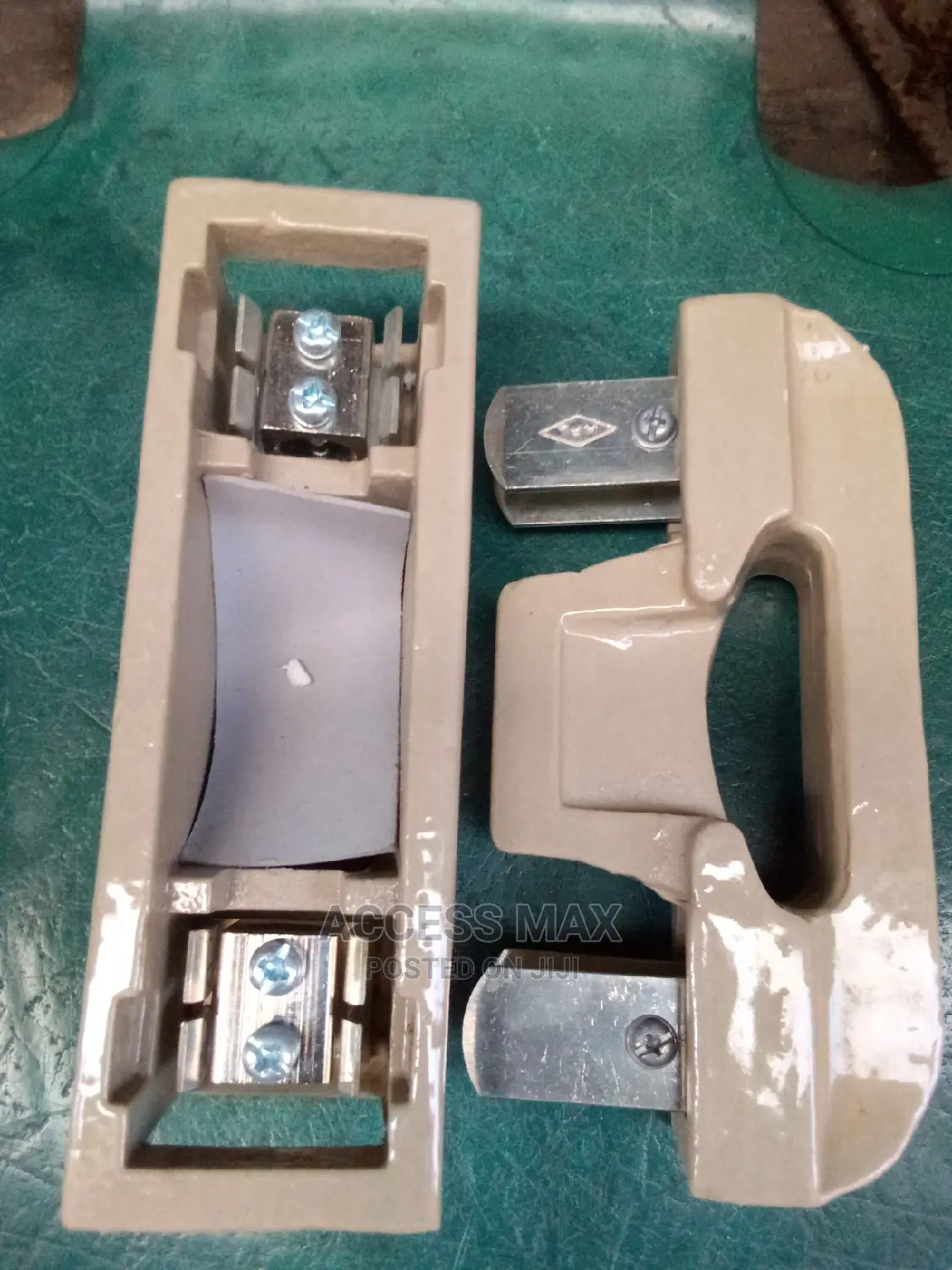 200-amps Cut Out Fuse Base ( H.L.P)