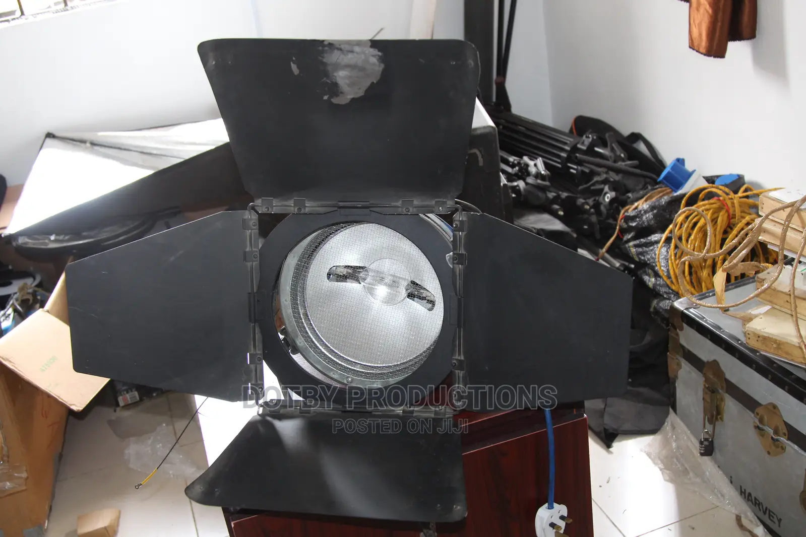 Arri T2 2000w Location Fresnel