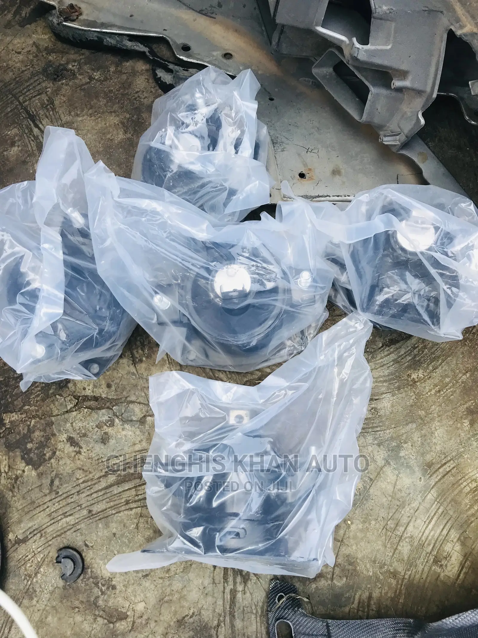 Front and Back Engine Seating Honda Accord