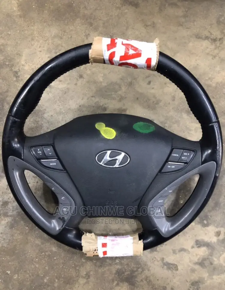 Steering Wheel and Airbag Hyundai Sonata 2013.