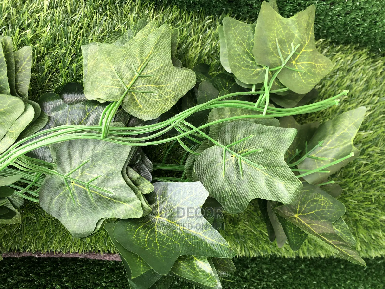 Green Garland Flowers (We Sell Per Pack)
