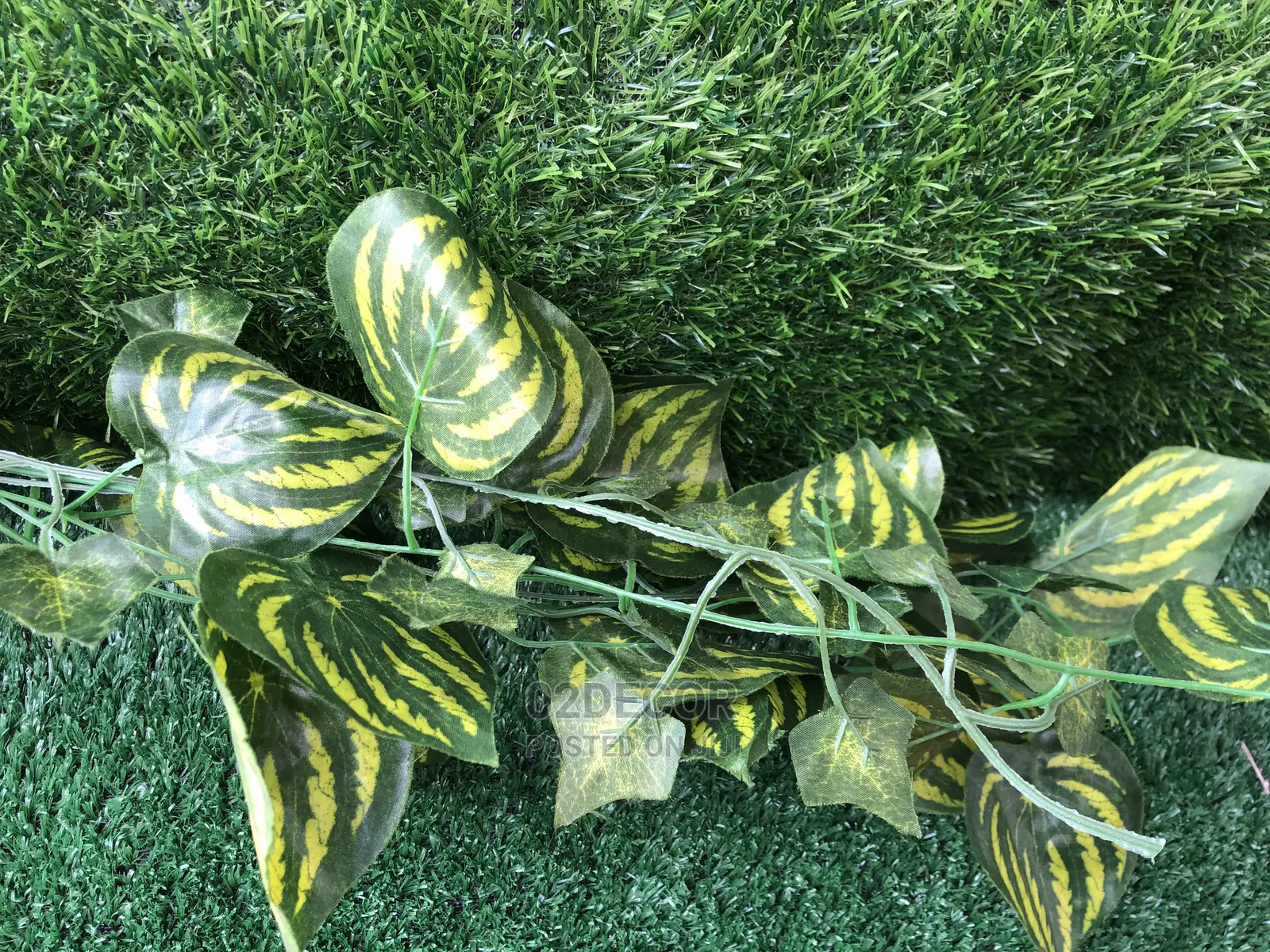 Green Garland Flowers (We Sell Per Pack)
