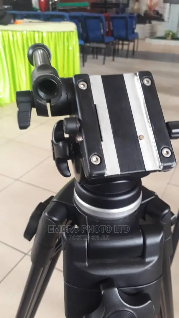Weifeng 1.8meters Pro Tripod