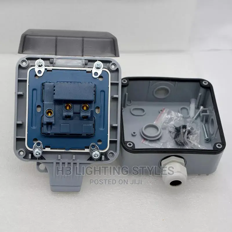Outdoor Waterproof Socket Wall Plug UK Standard
