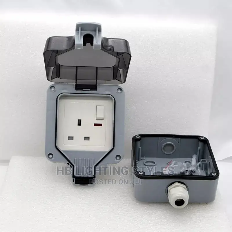 Outdoor Waterproof Socket Wall Plug UK Standard