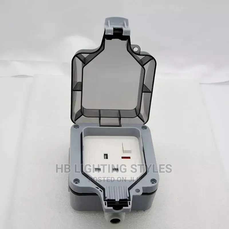 Outdoor Waterproof Socket Wall Plug UK Standard