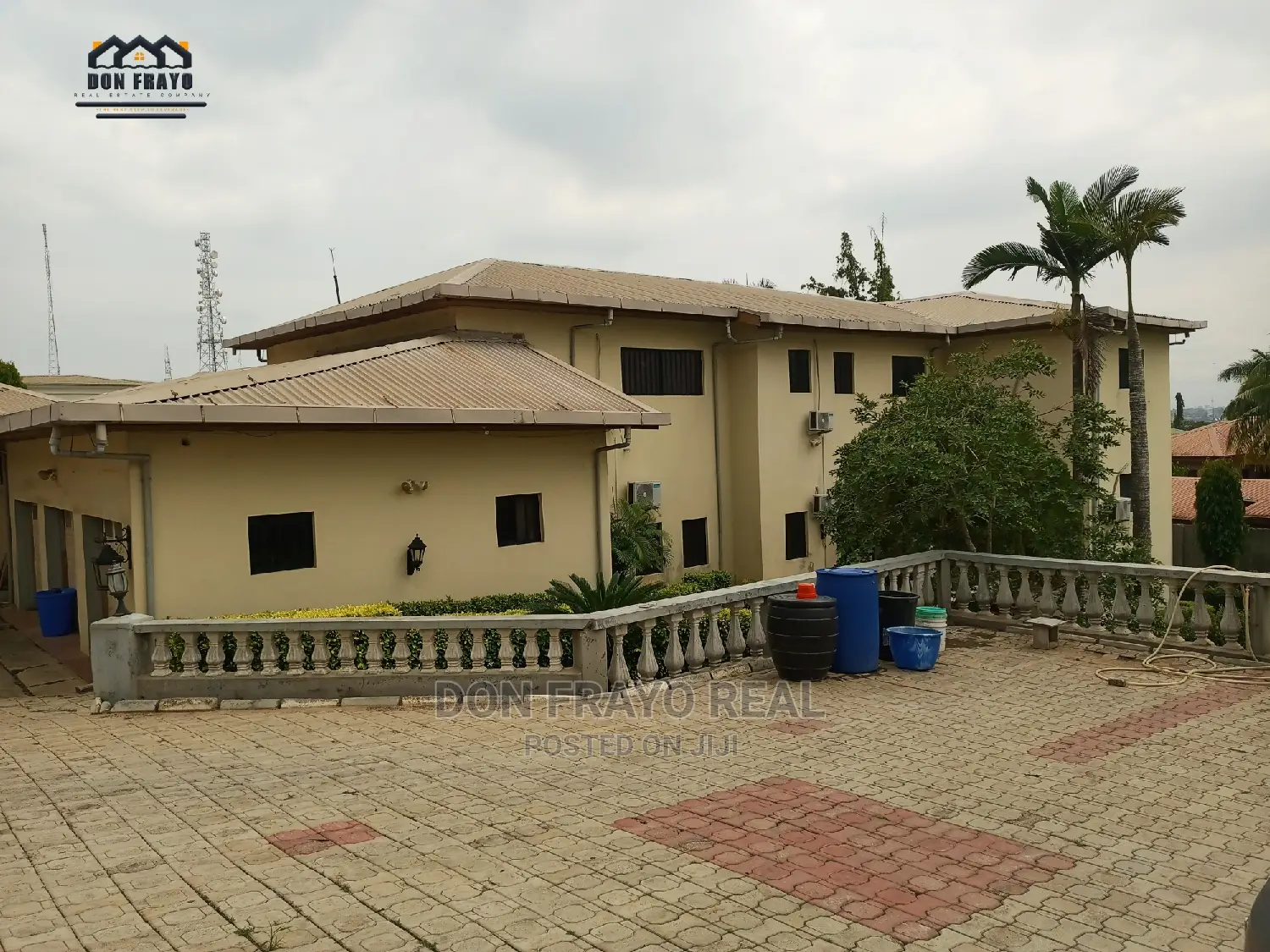 Furnished 10bdrm Mansion in Onikoko Agodi Gra for sale