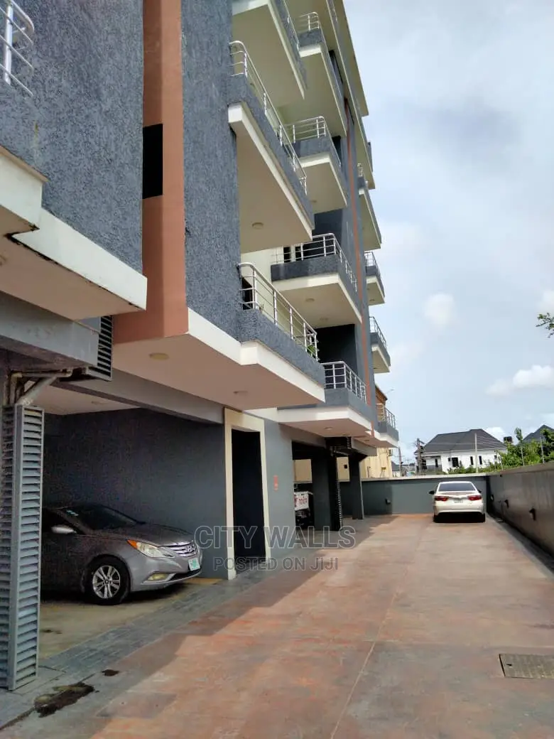 3bdrm Block of Flats in Oral Estate, Chevron for Sale