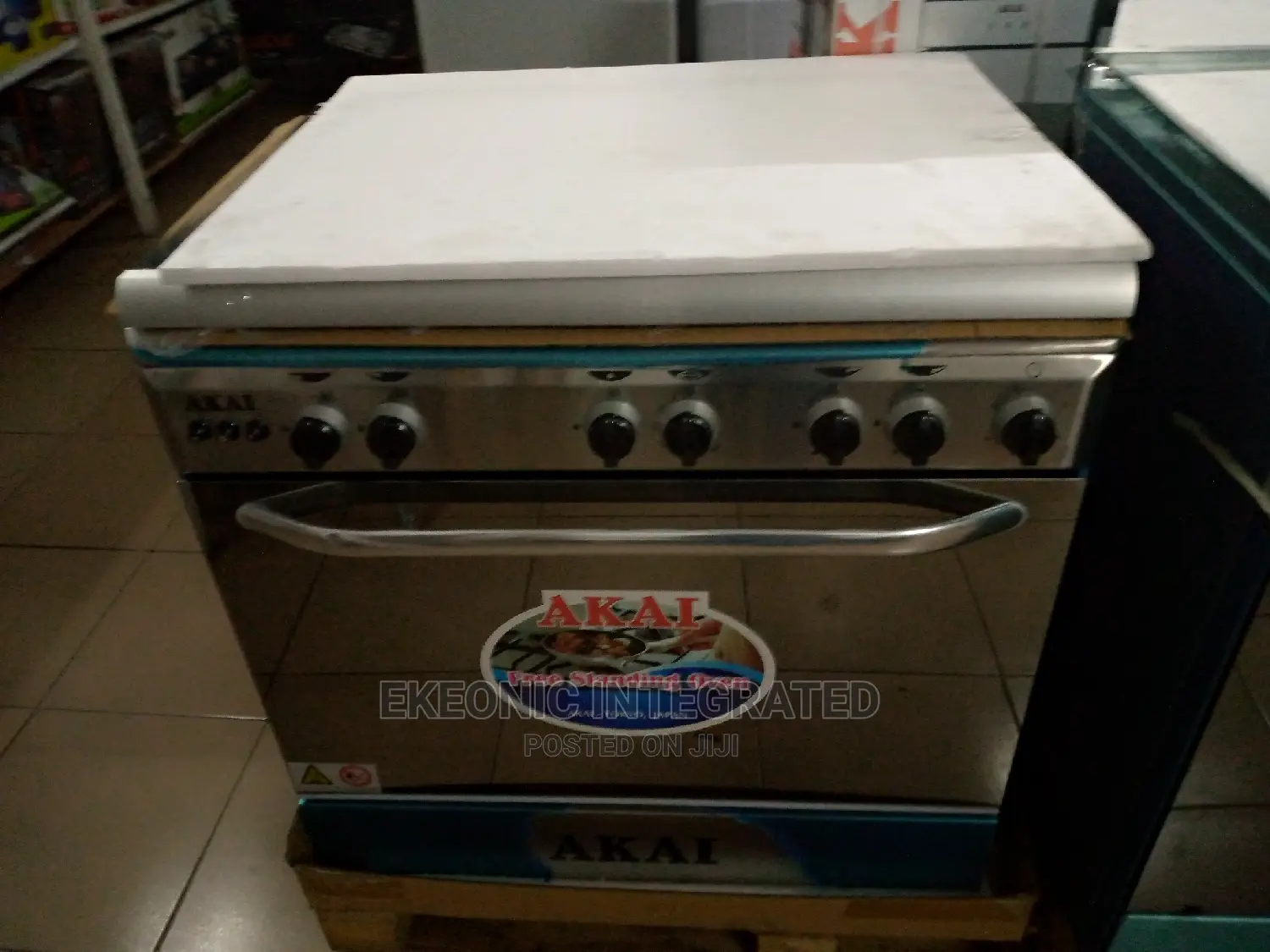 Akai 4 Gas and 2 Electric