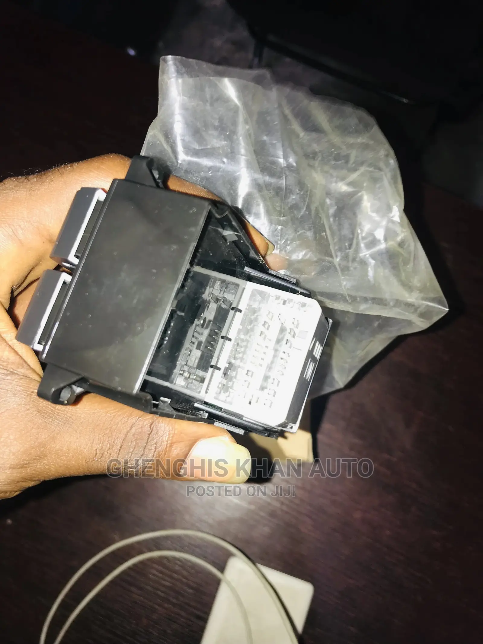 Pressing Button 2013 Honda CR-V