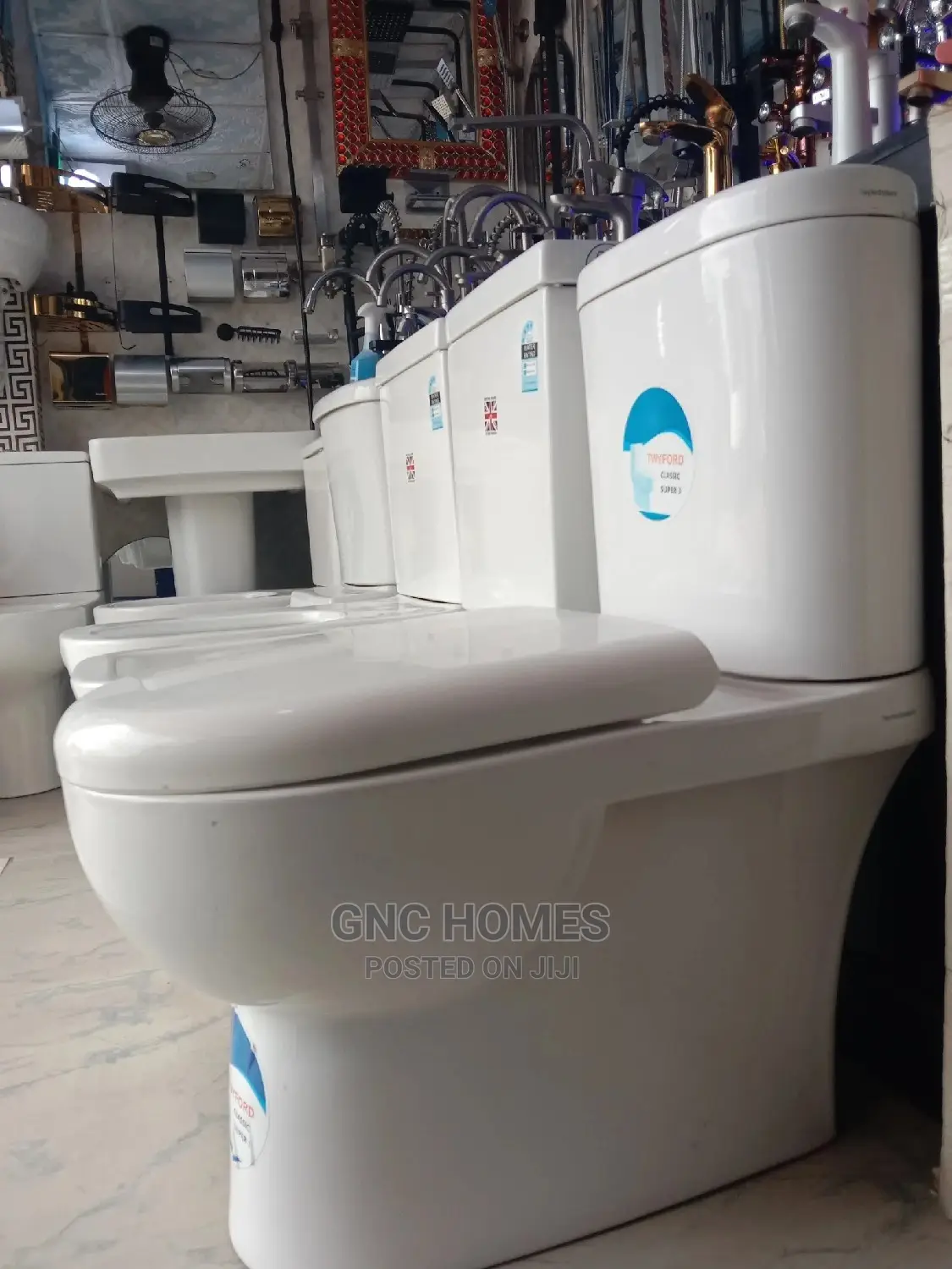 Quality Top Flush Designed Ceramic Water Closet.