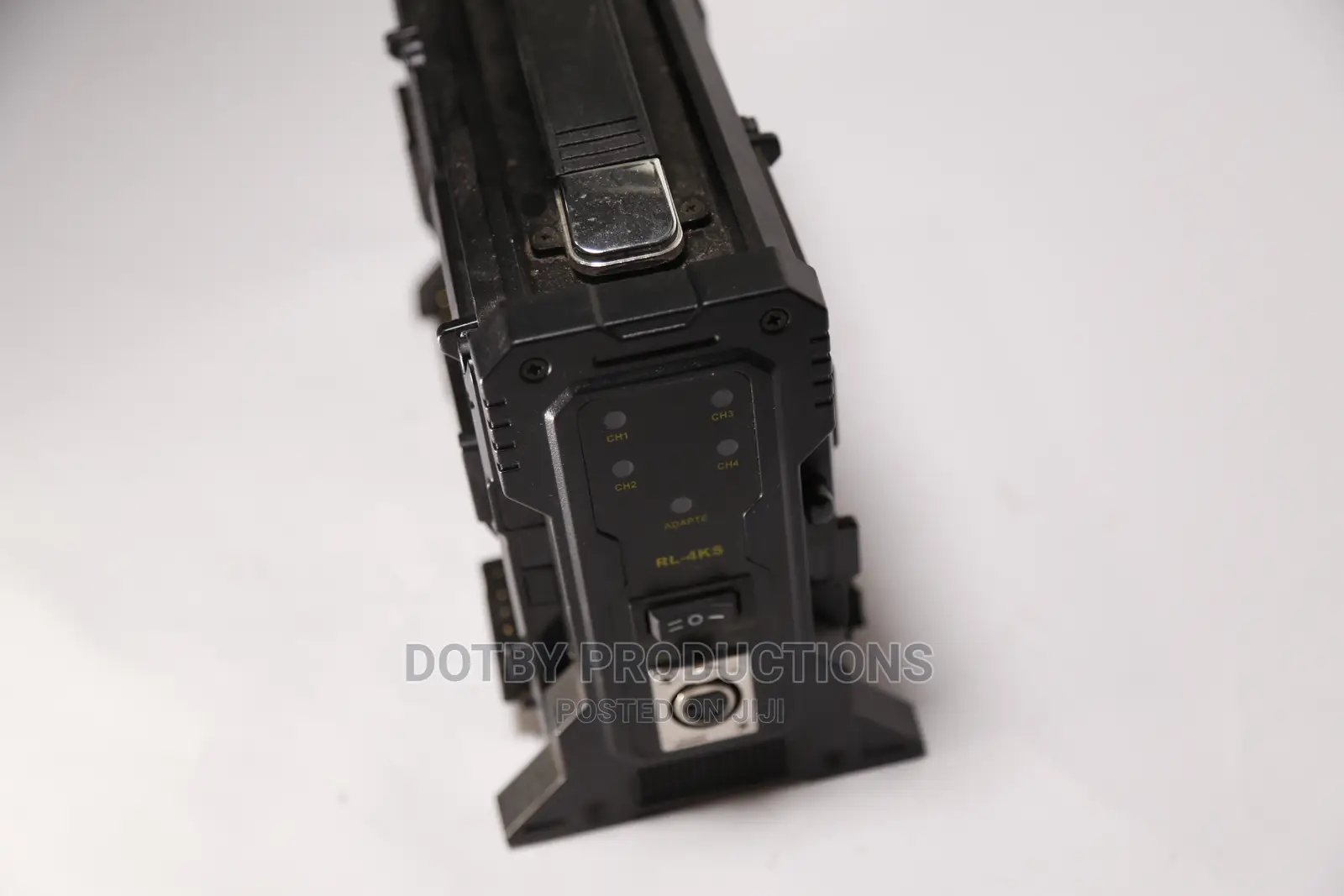 ROLUX 4 Channel v-Lock Battery Charger for Rent
