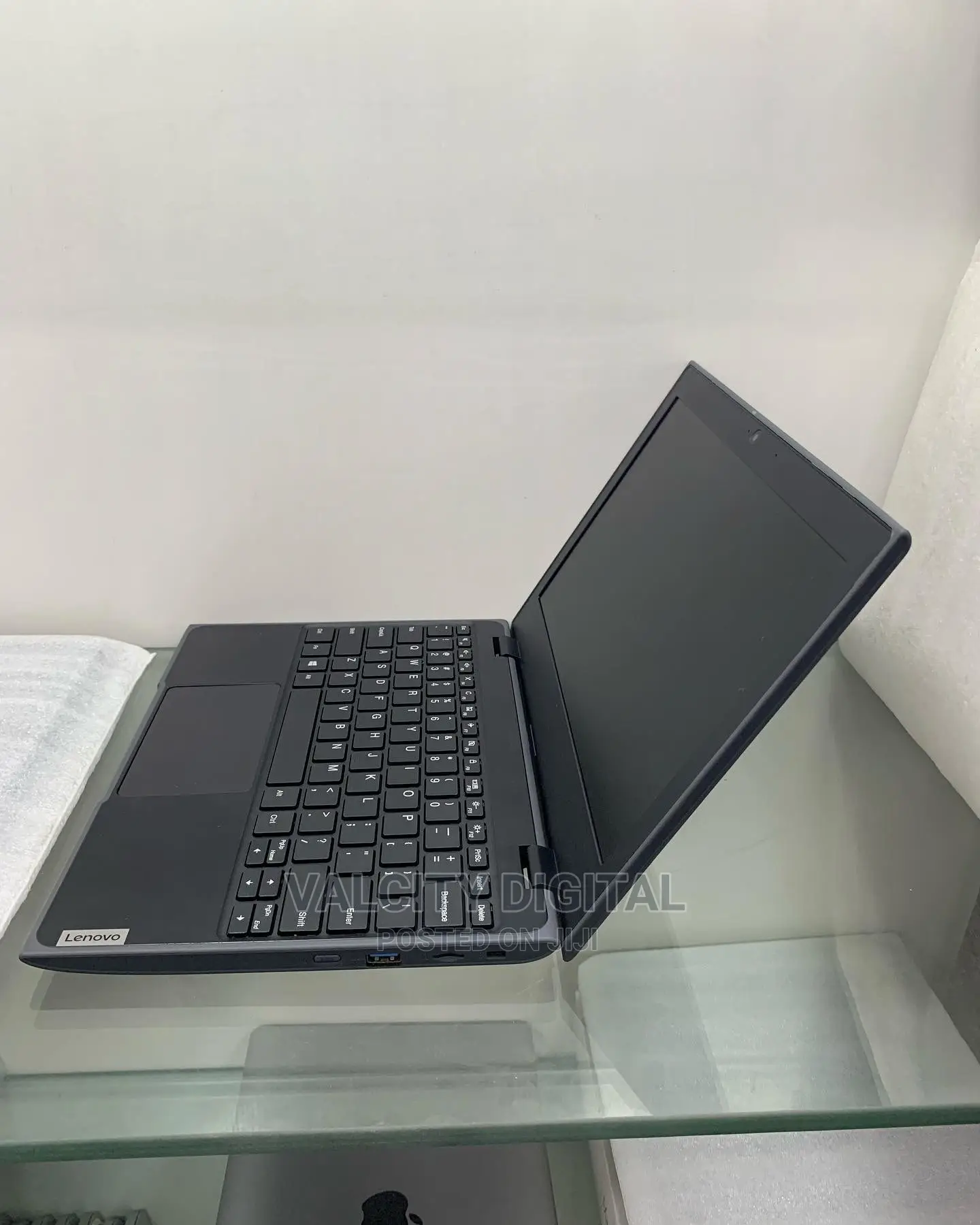 Laptop Lenovo 100e 4GB Intel SSD 60GB