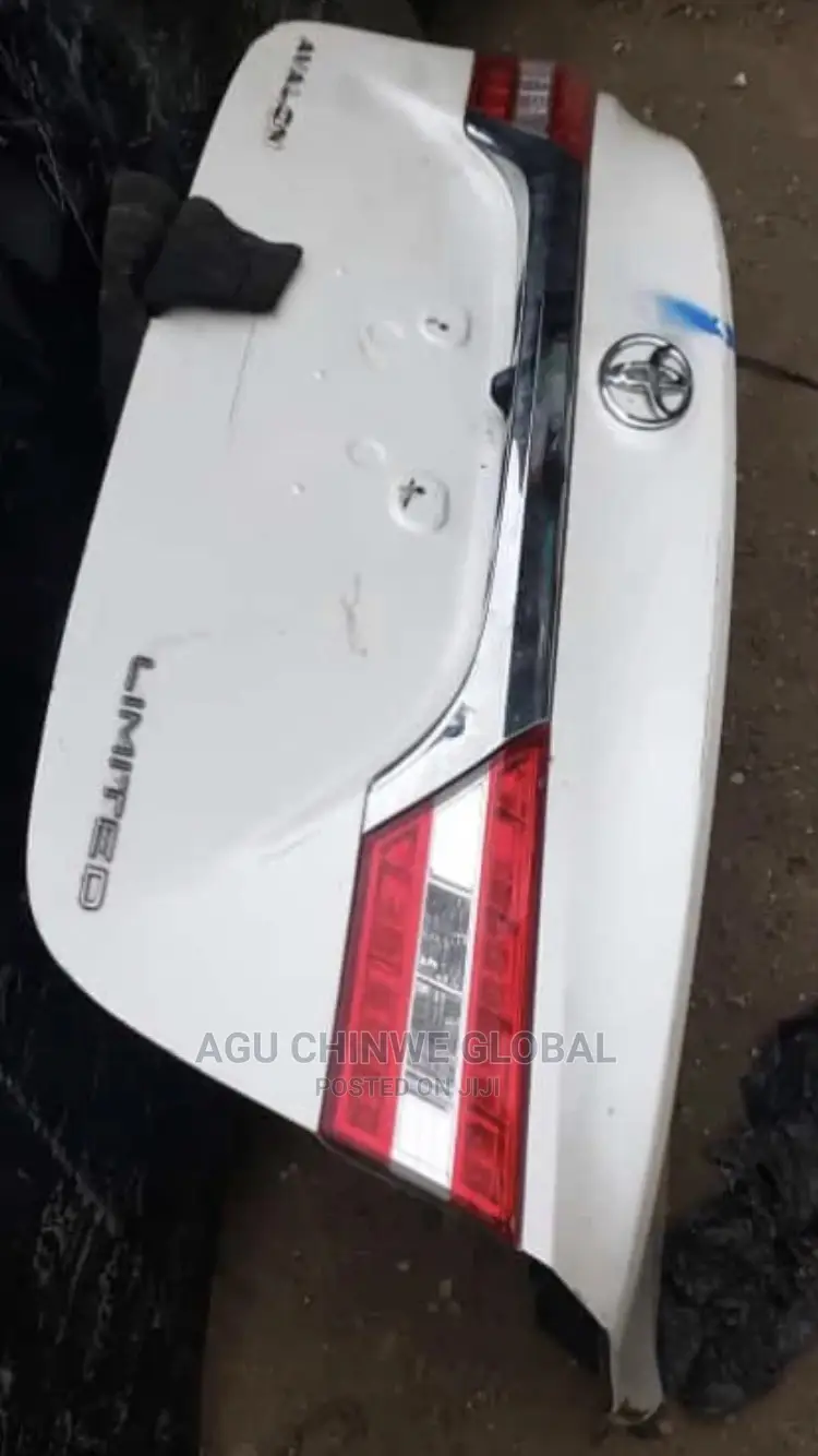 Back Boot Toyota Avalon 2017