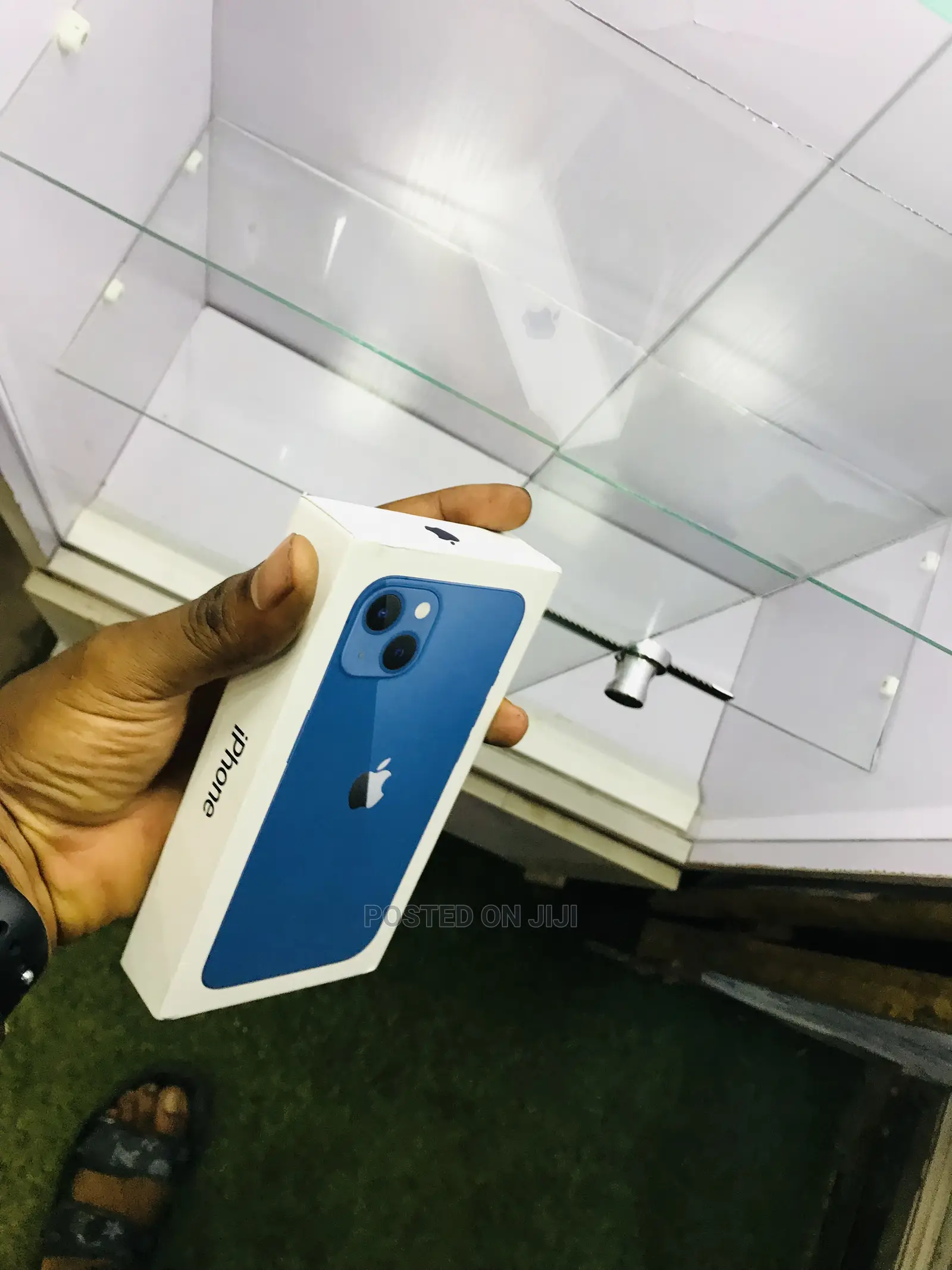 New Apple iPhone 13 128 GB Blue